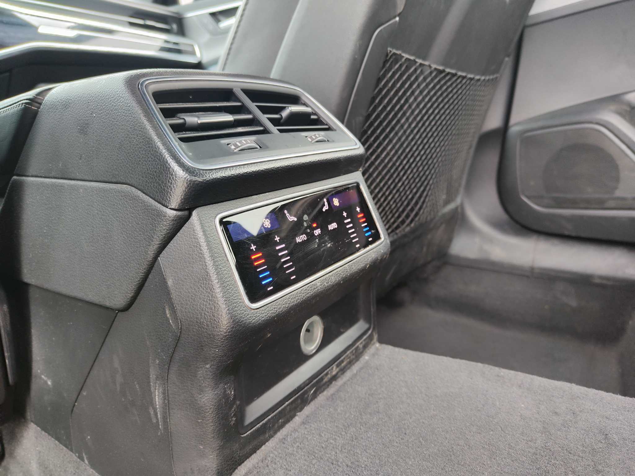 Audi A6L New Energy 2021 #15 Audi A6L New Energy 2021 car image #15