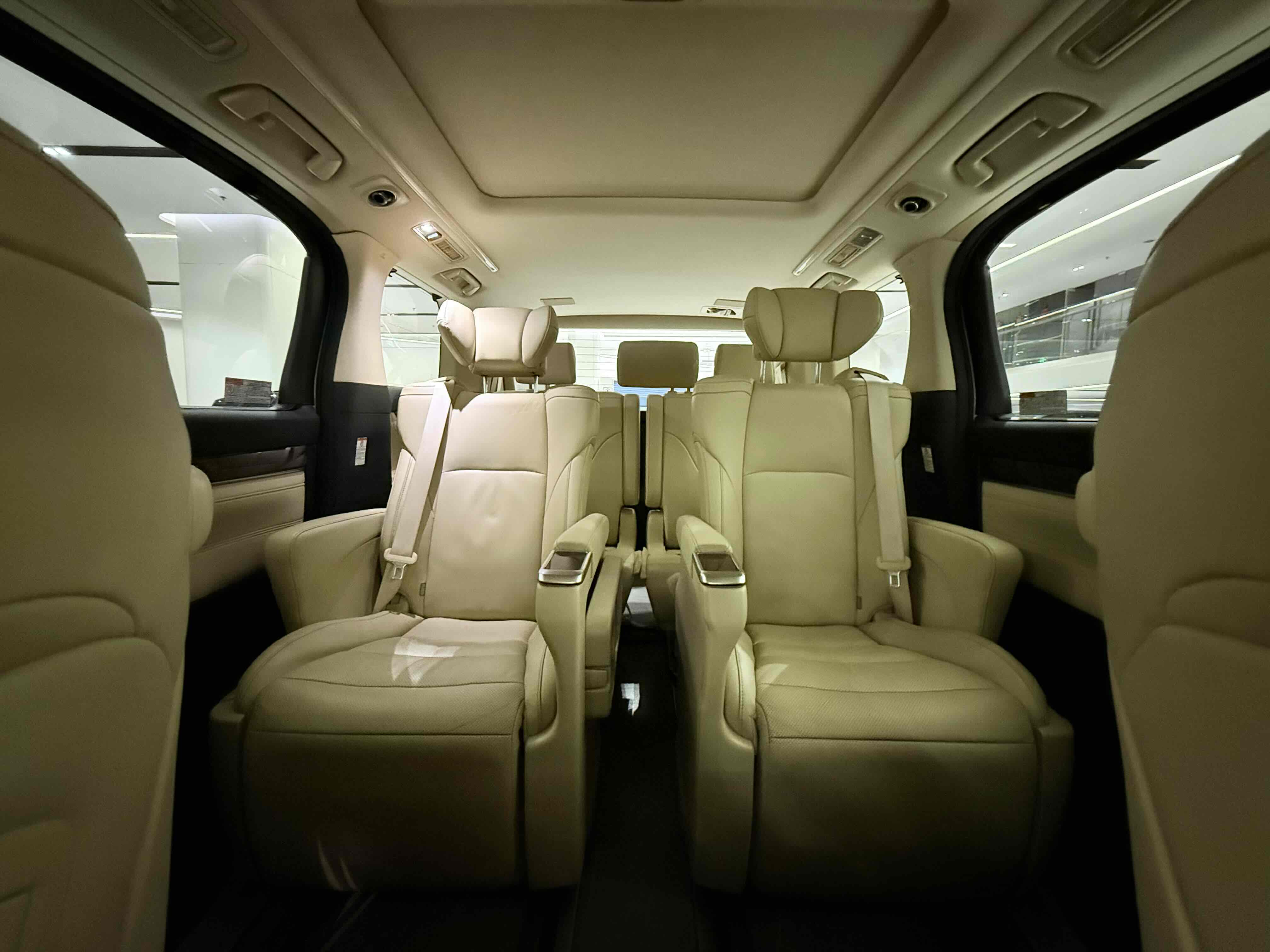 Toyota Alphard 2020 car image #15