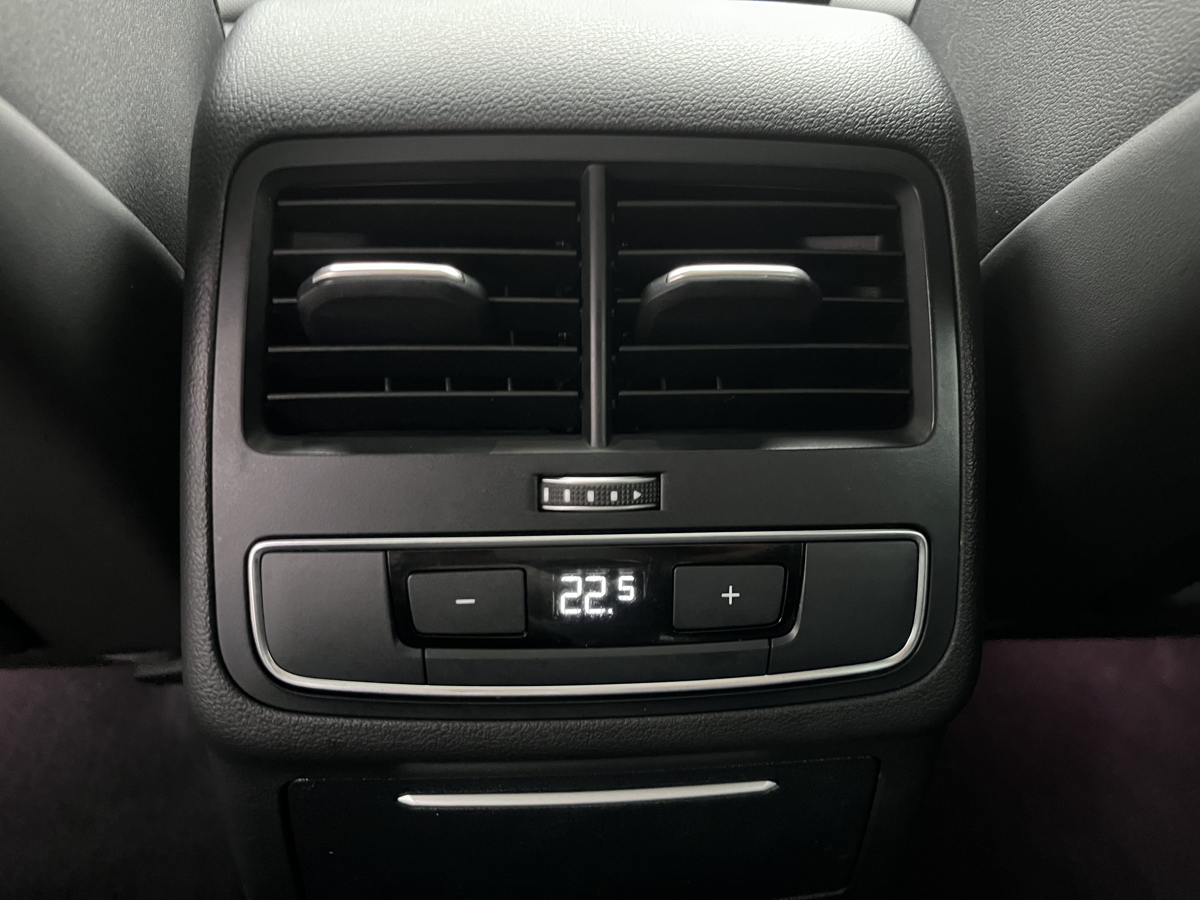 Audi A4L 2020 #15 Audi A4L 2020 car image #15