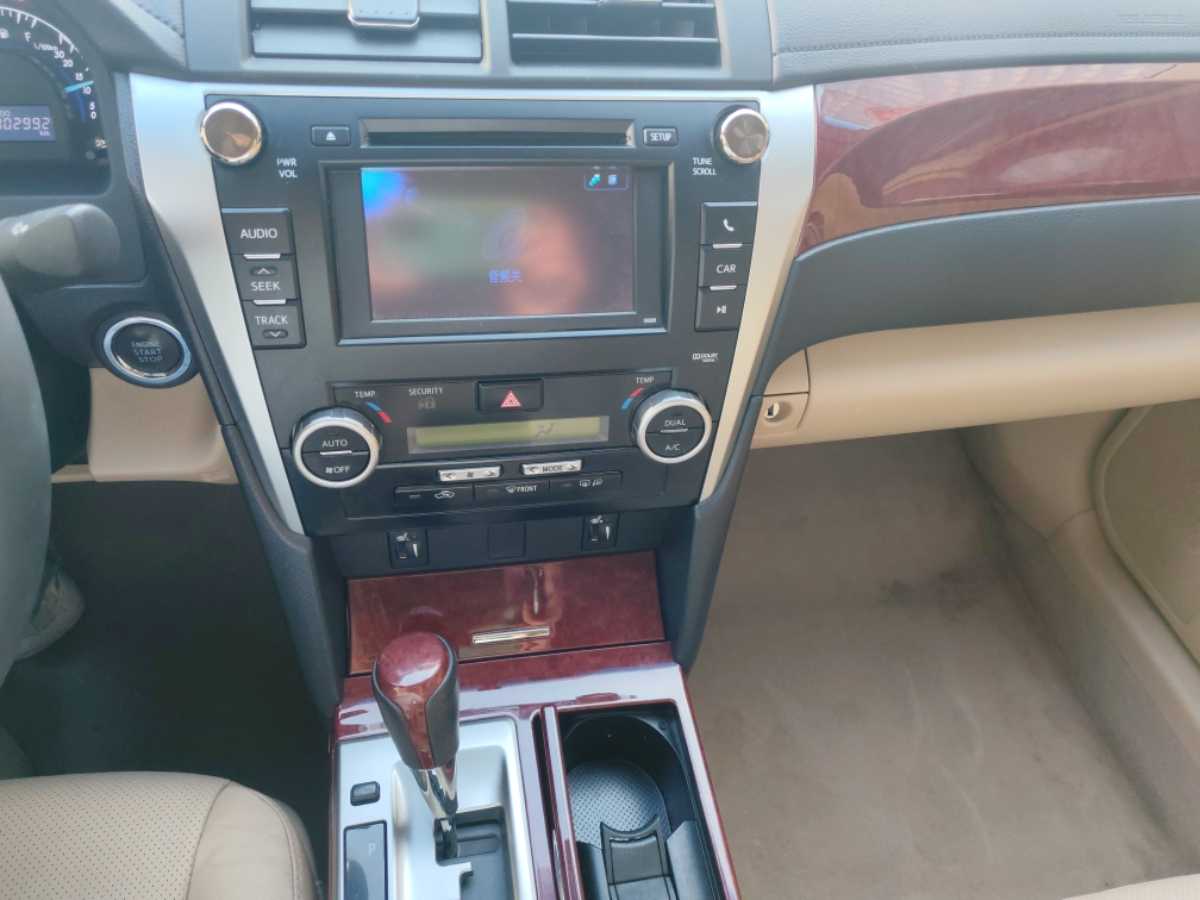 Toyota Camry 2014 صورة سيارة #15