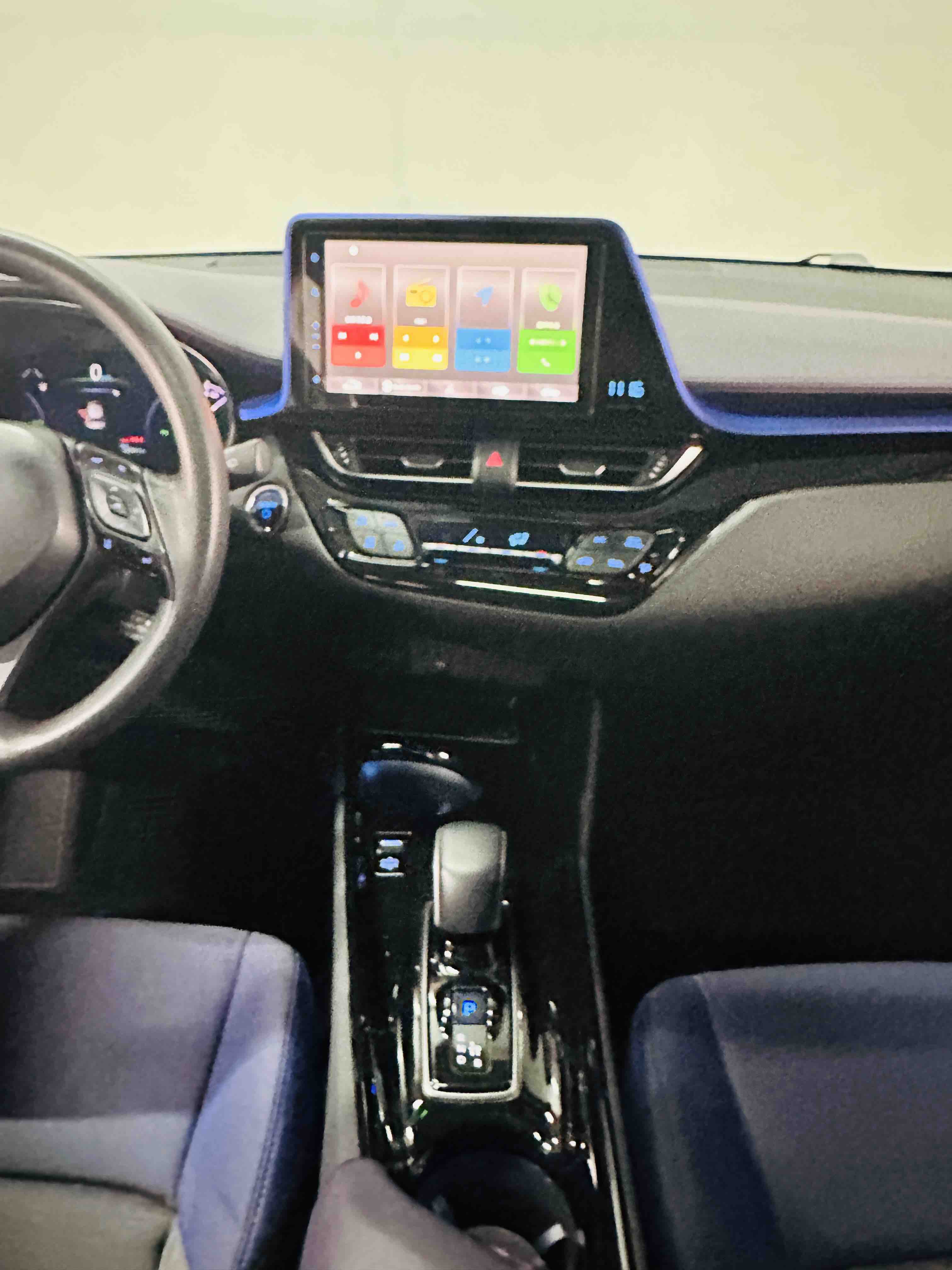 Toyota C-HR EV 2021 immagine di auto #15