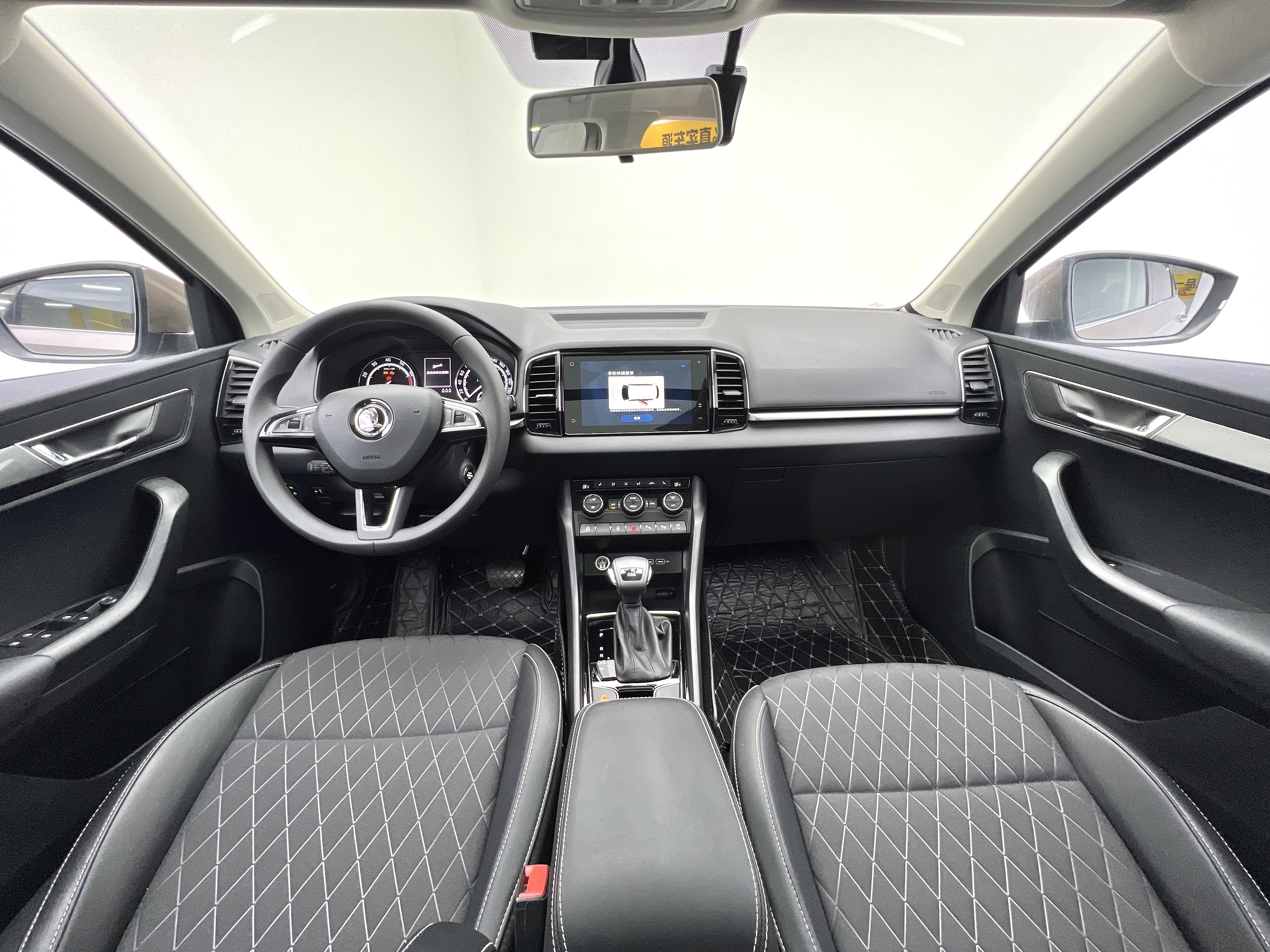 Skoda Karoq 2020 car image #15