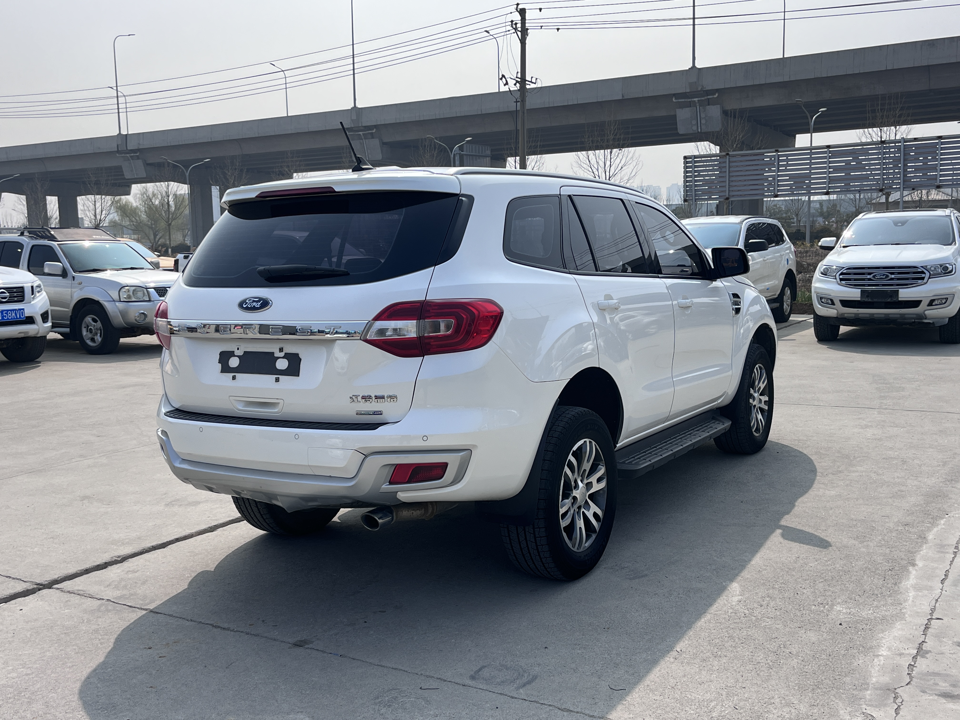 Ford Everest 2021 صورة سيارة #15