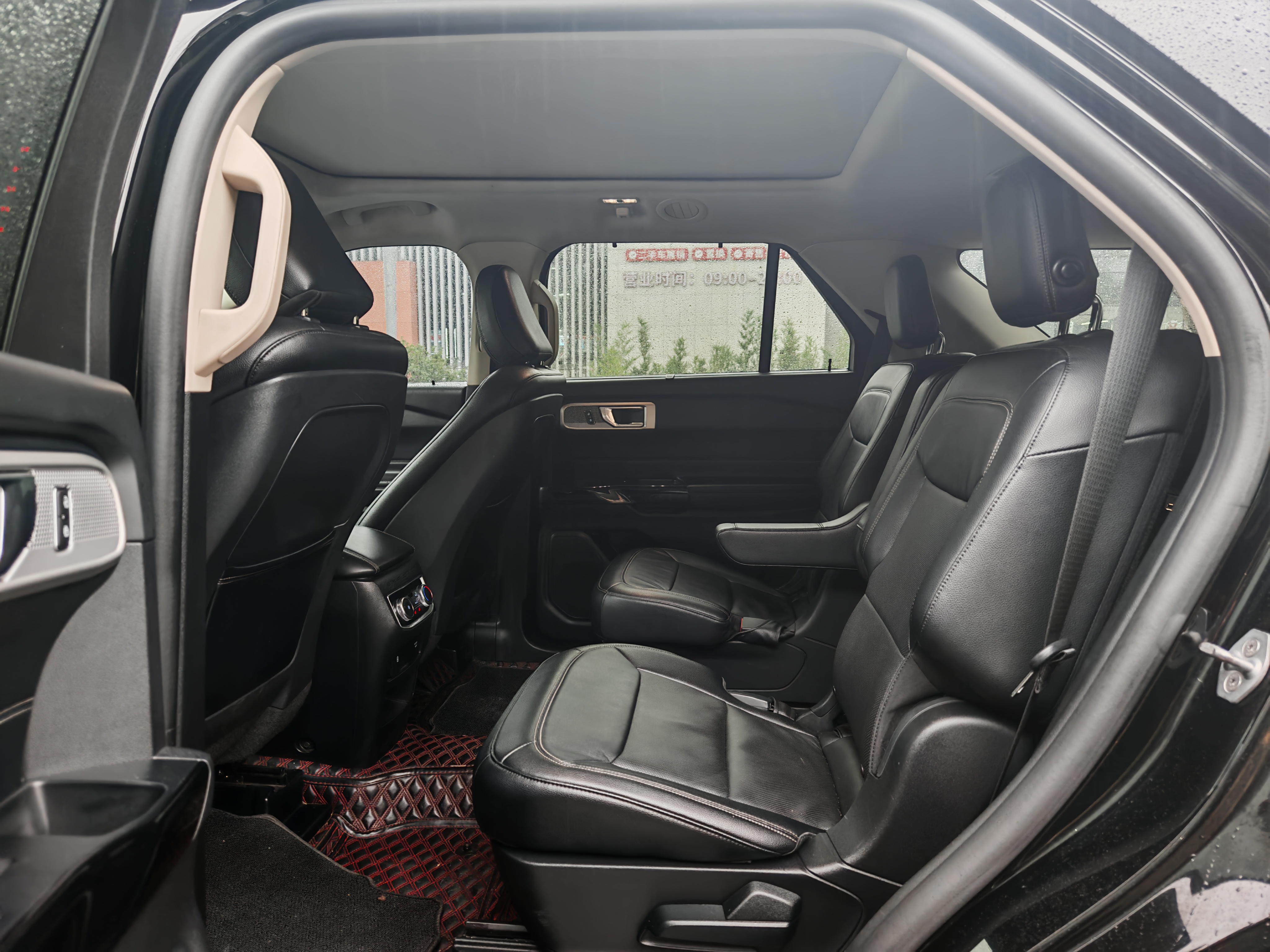 Ford Explorer 2021 car image #15