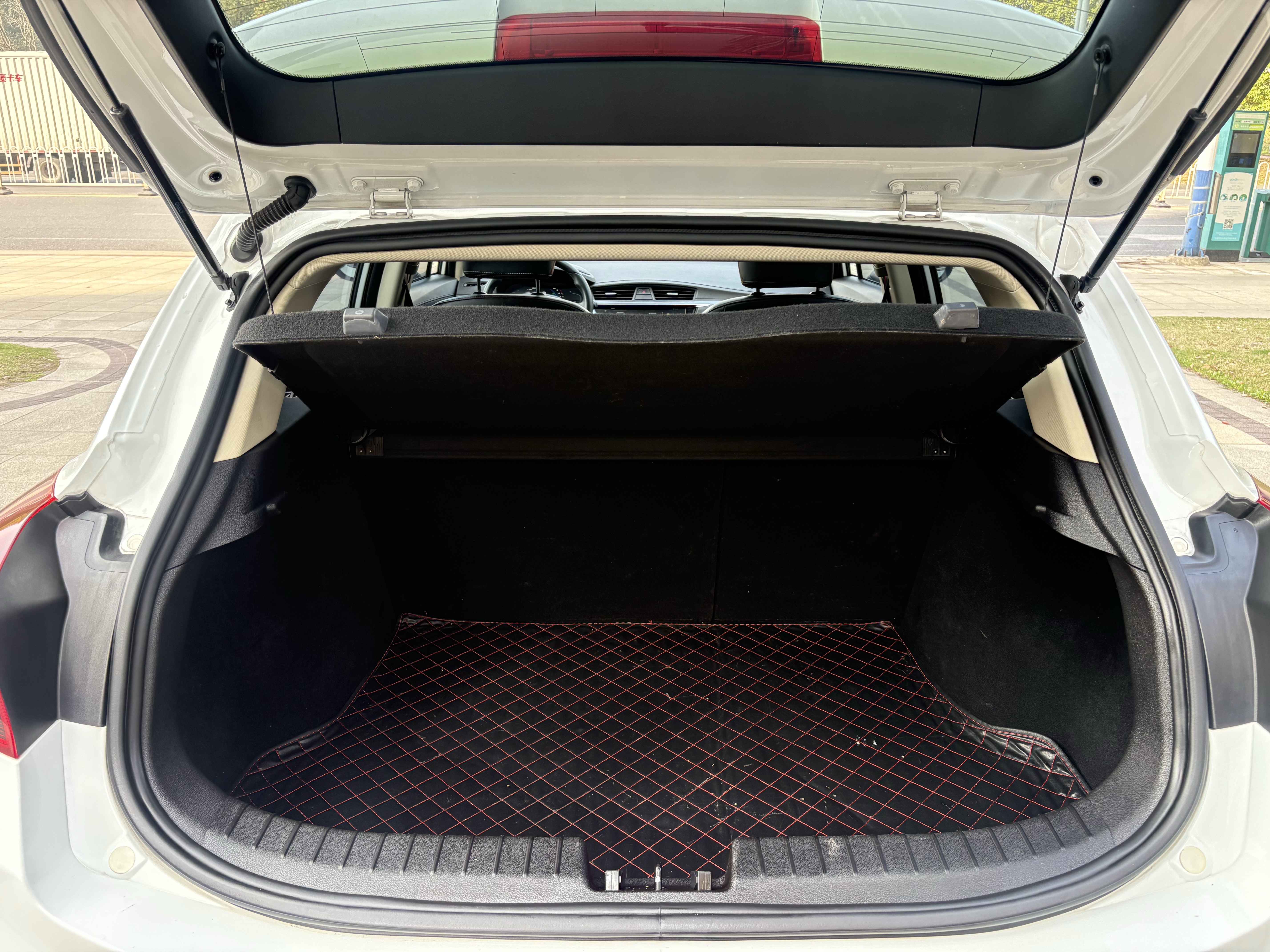 Emgrand GS 2021 car image #15