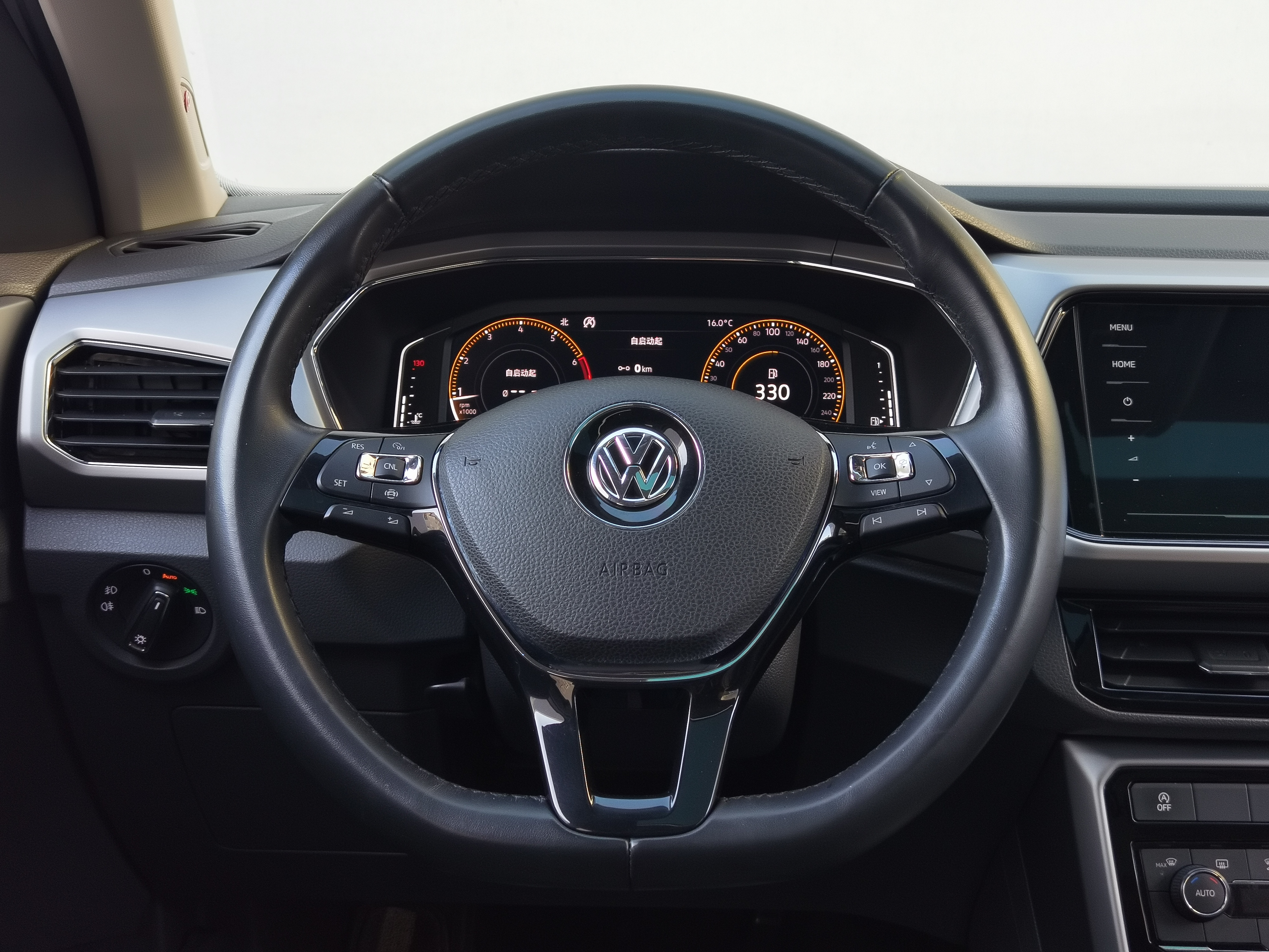 Volkswagen T-Cross 2020 #15 Volkswagen T-Cross 2020 car image #15