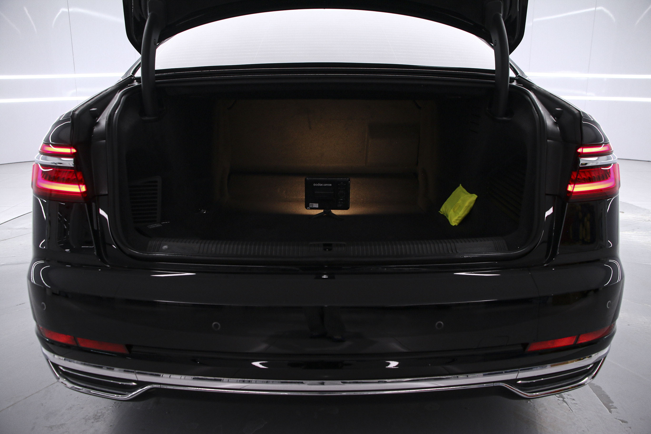 Audi A8 2021 immagine di auto #15