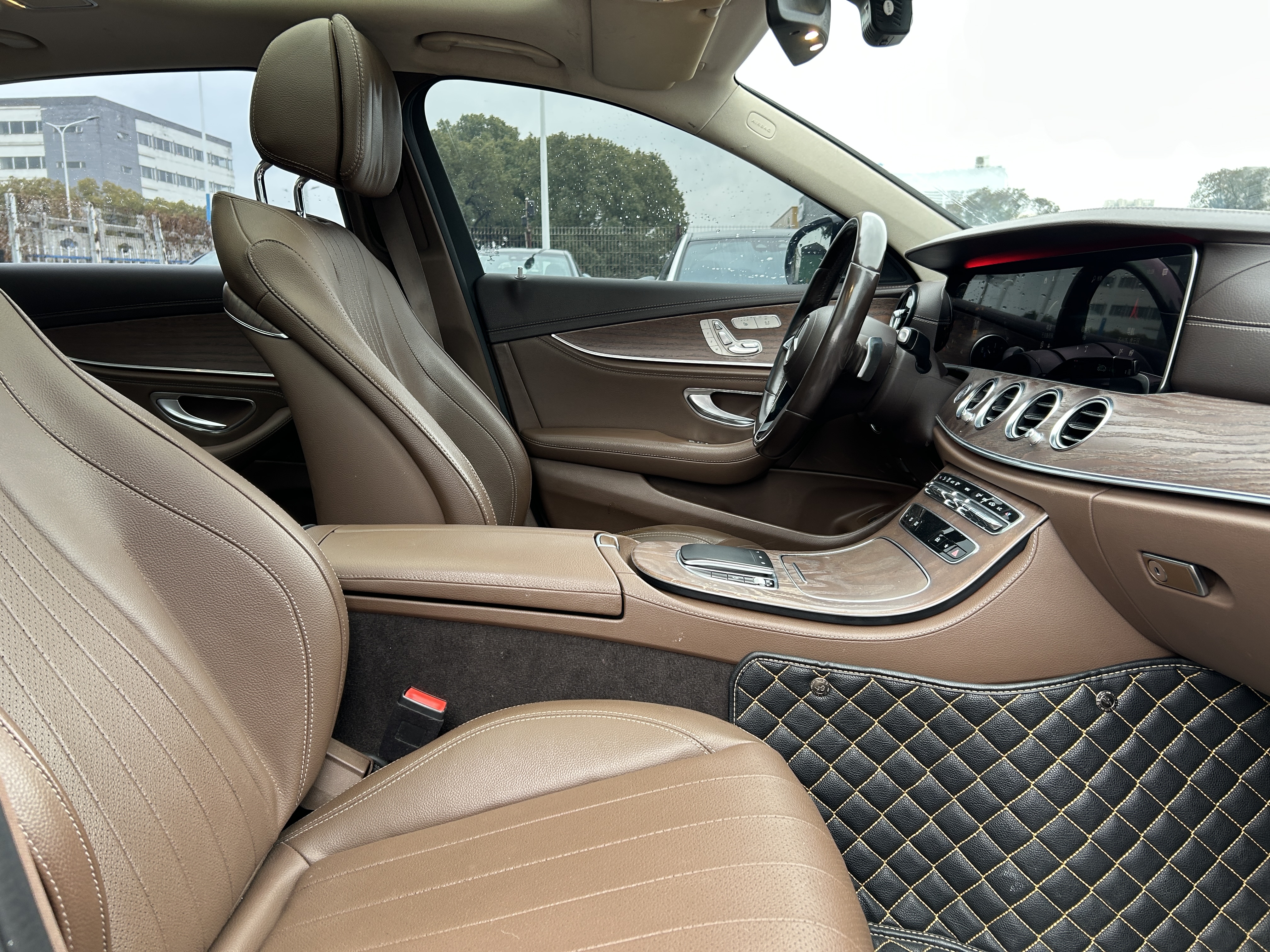 Mercedes-Benz E Class 2021 car image #15