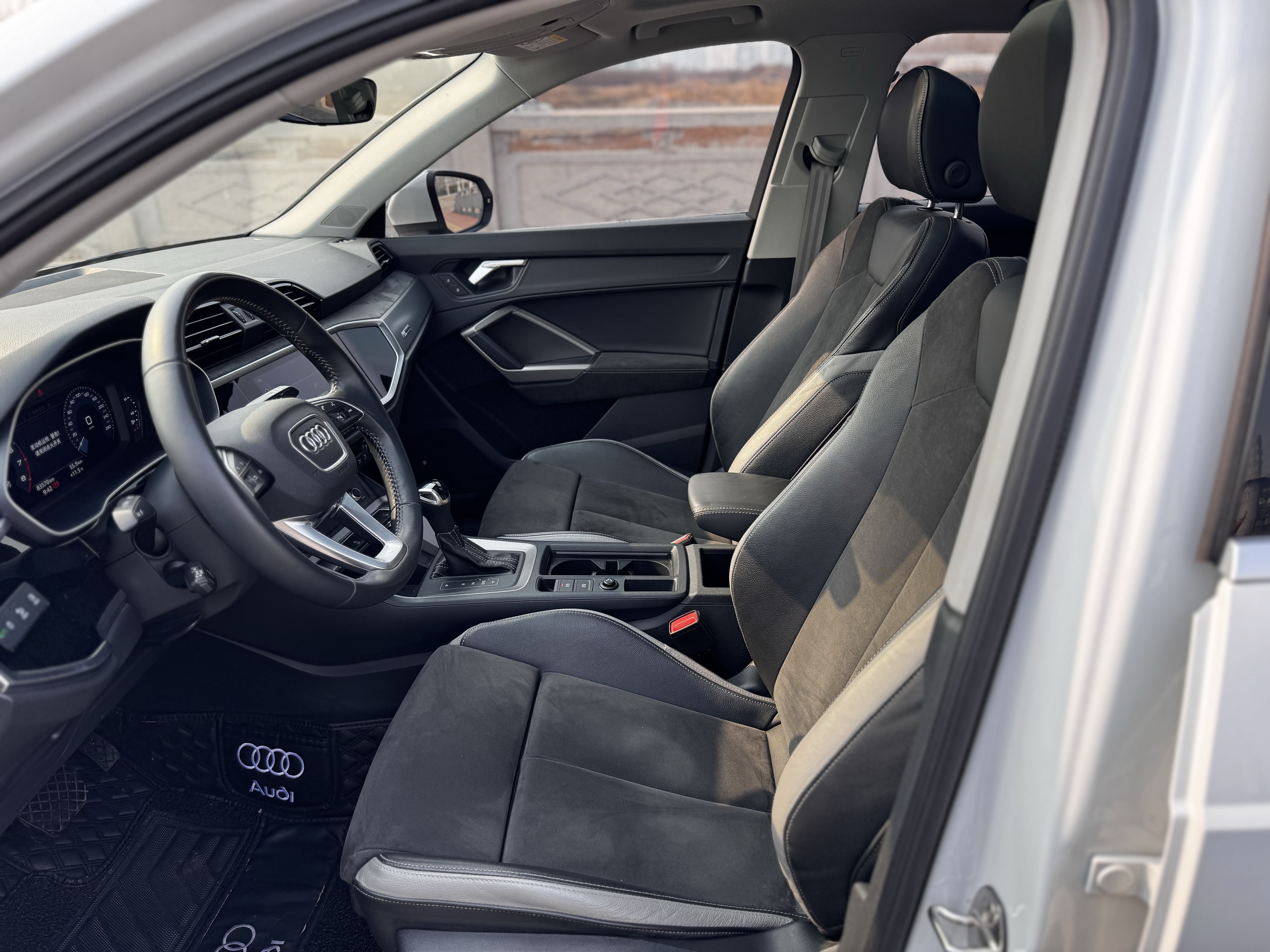 Audi Q3 2021 car image #15