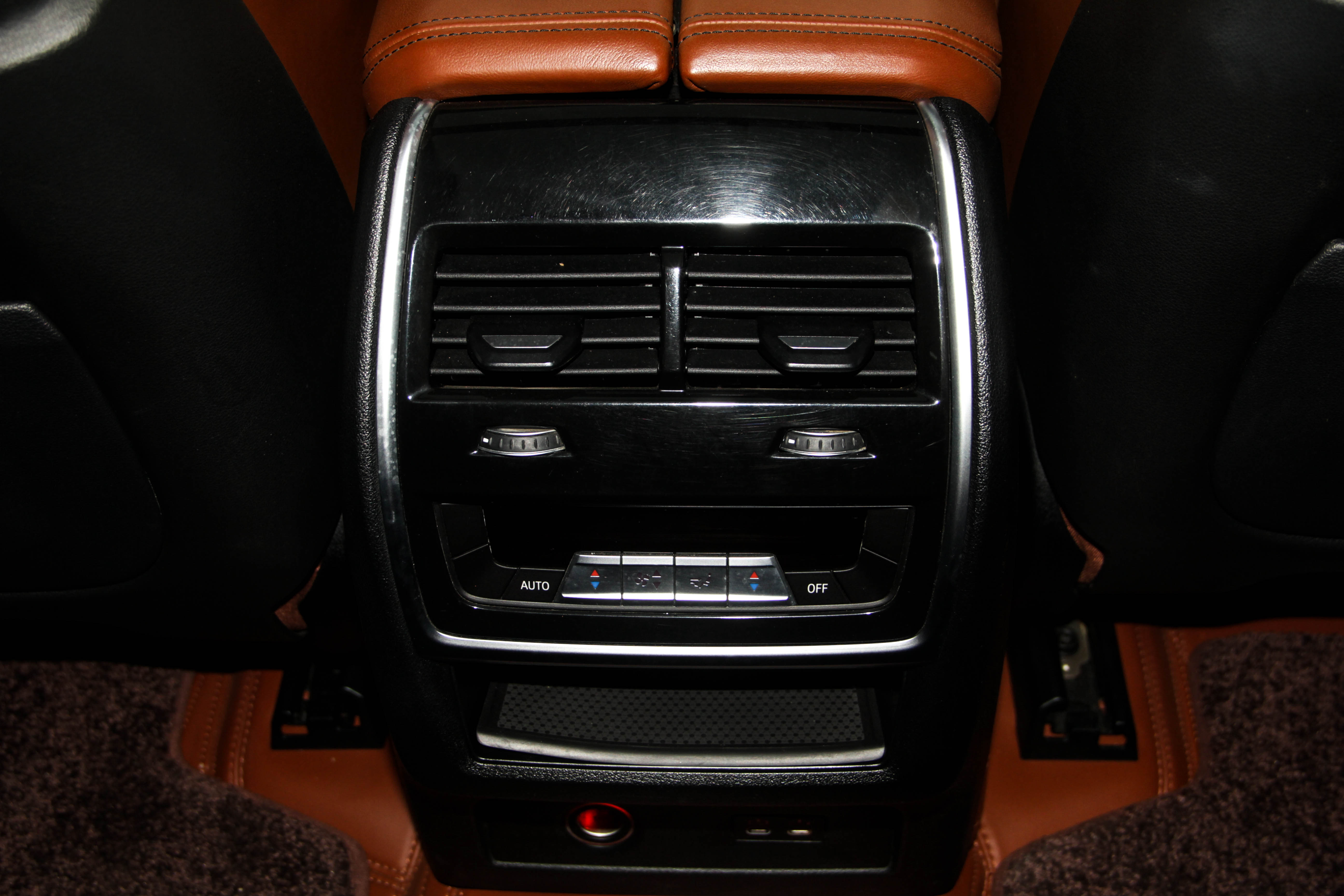 BMW X7 2021 immagine di auto #15