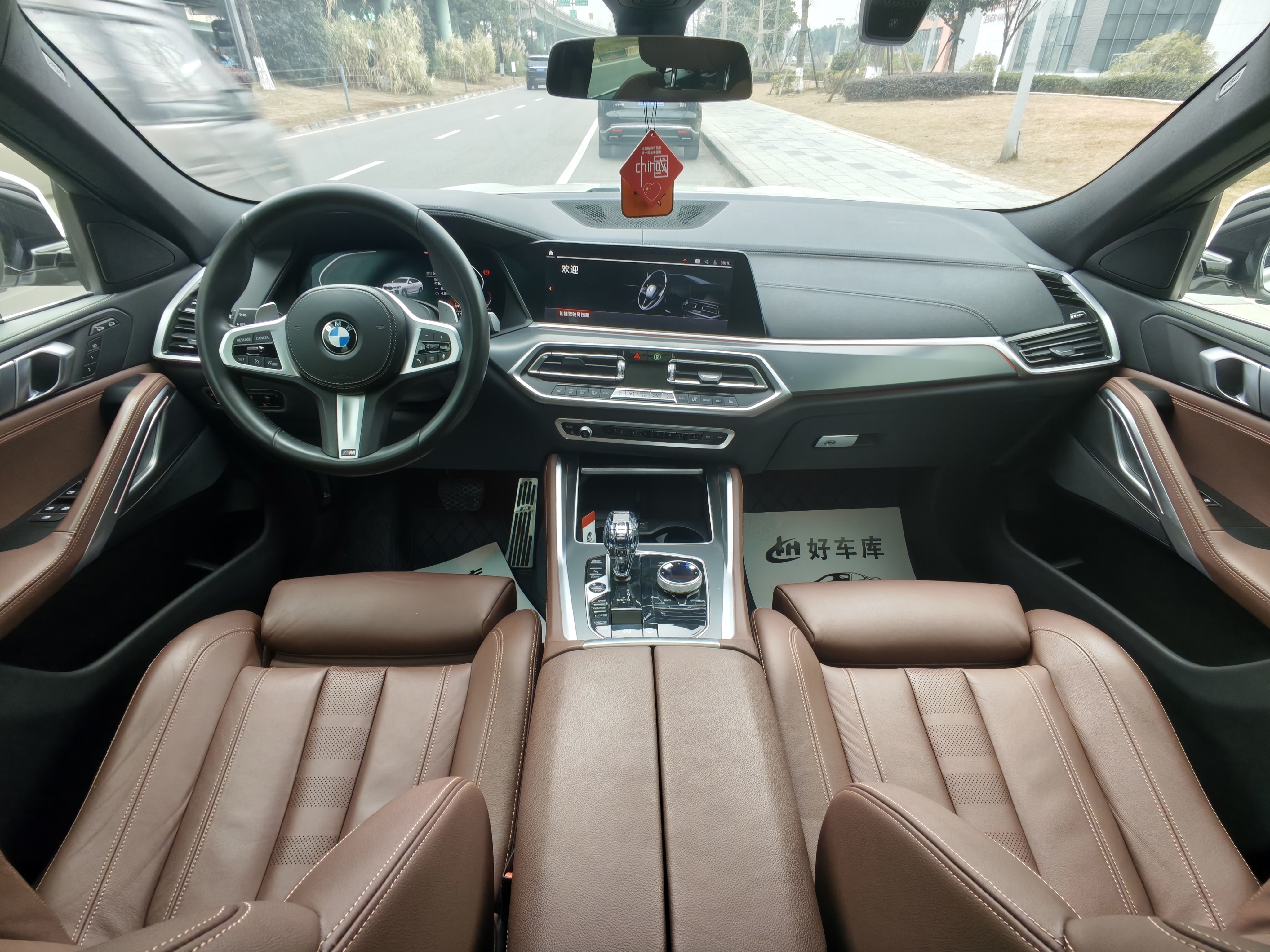 BMW X6 2021 car image #15