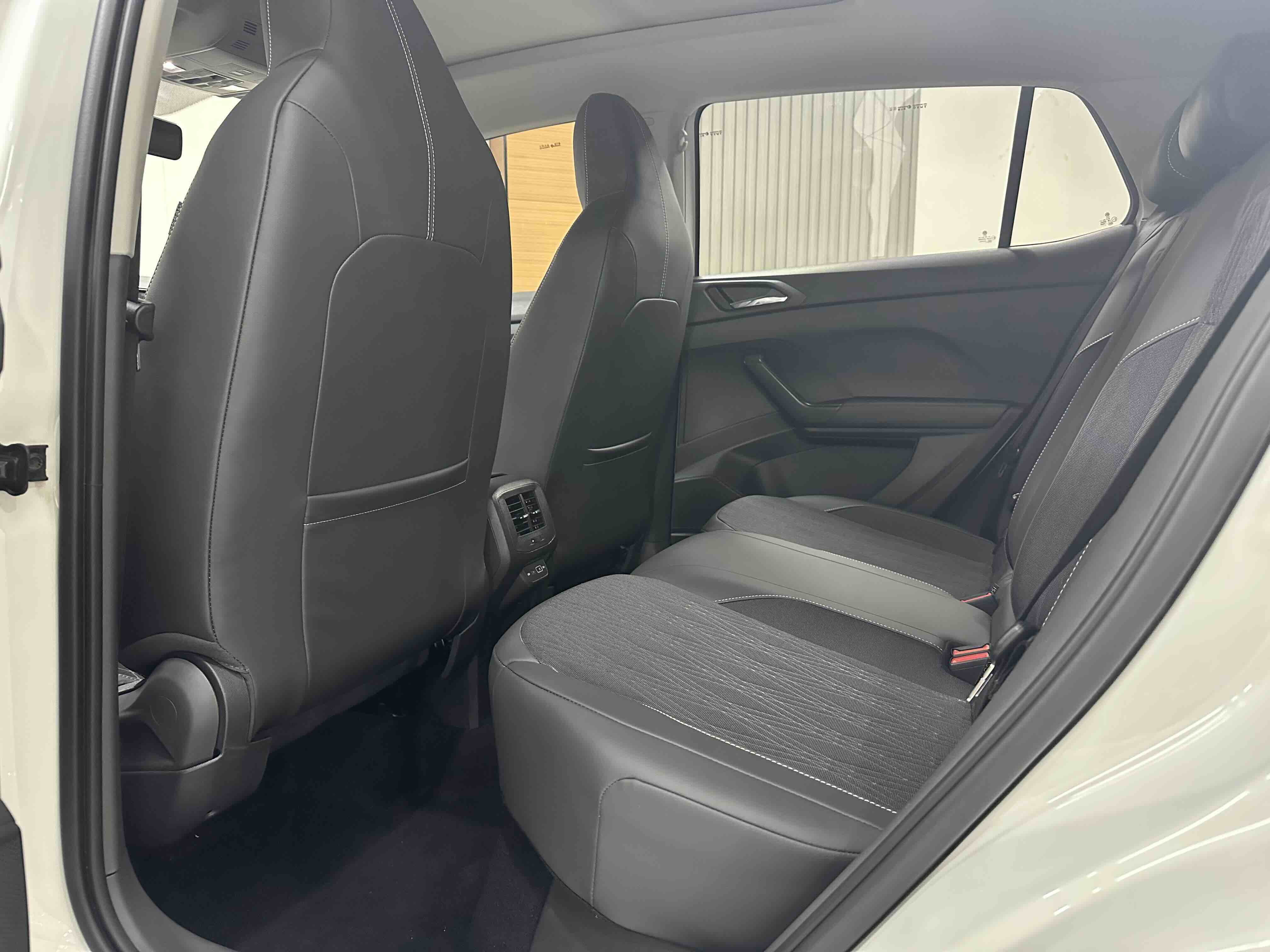 Volkswagen T-Cross 2021 car image #15