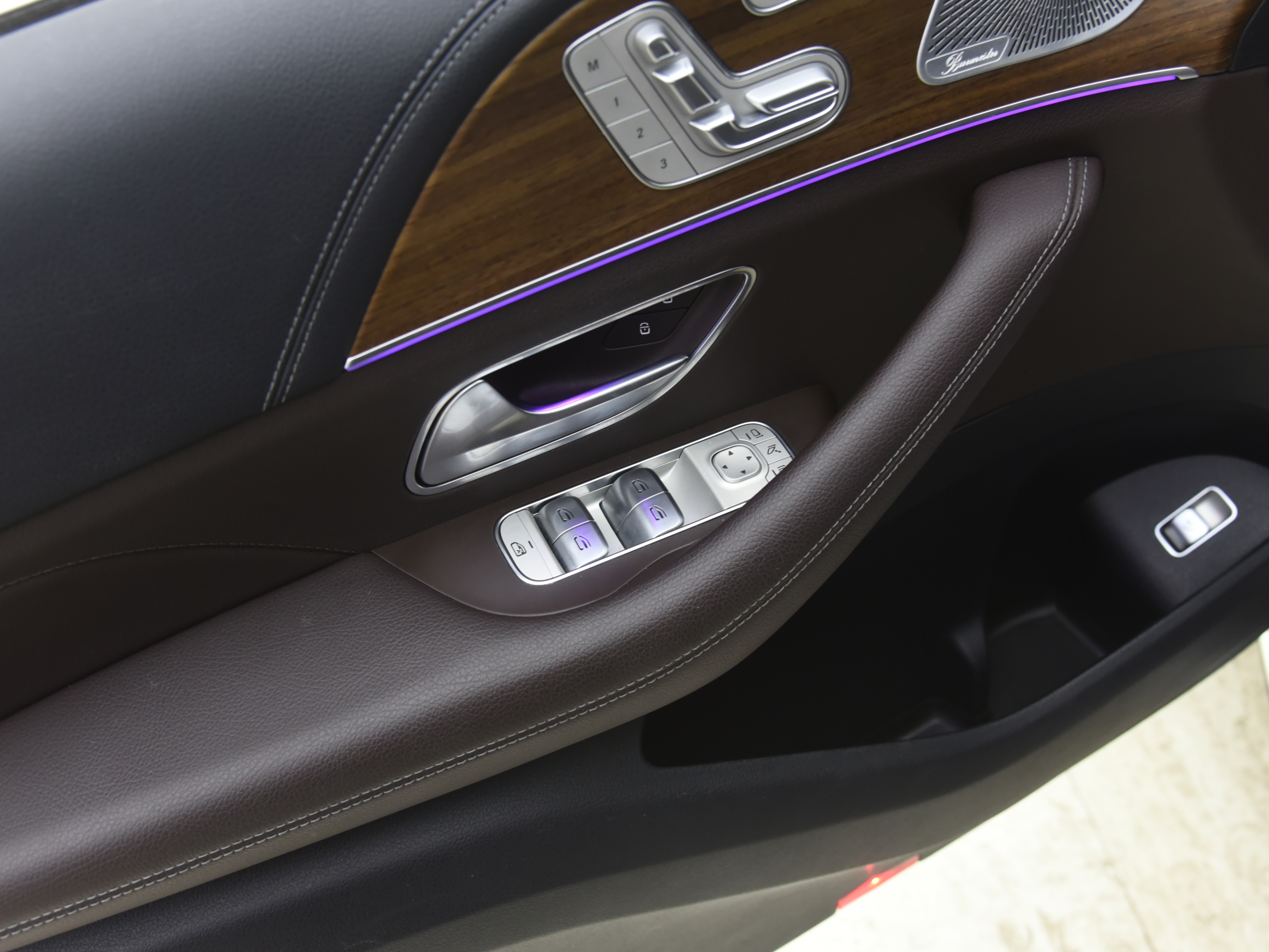 Mercedes-Benz GLS Class 2021 car image #15