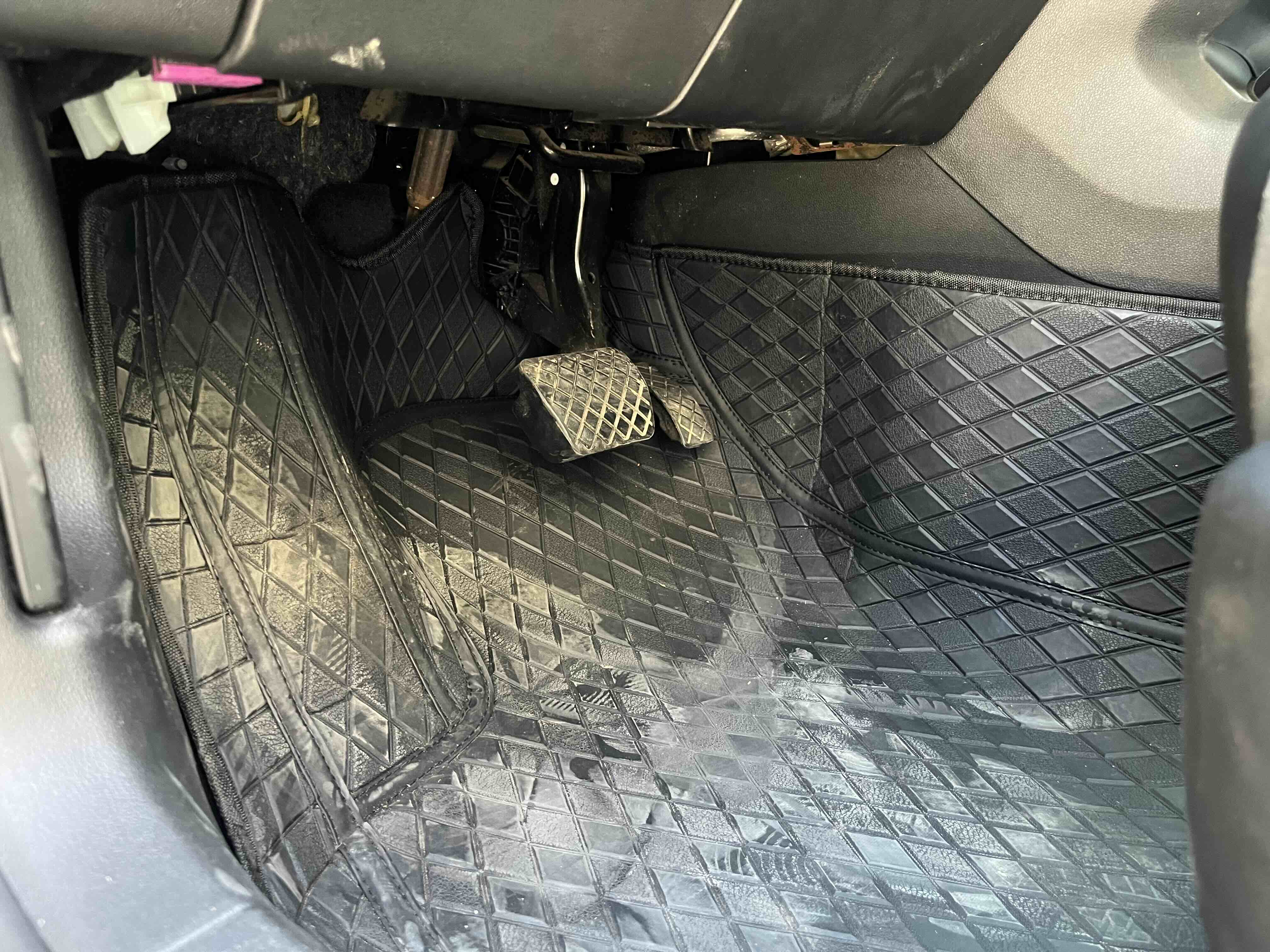 Skoda Karoq 2022 изображение автомобиля #15