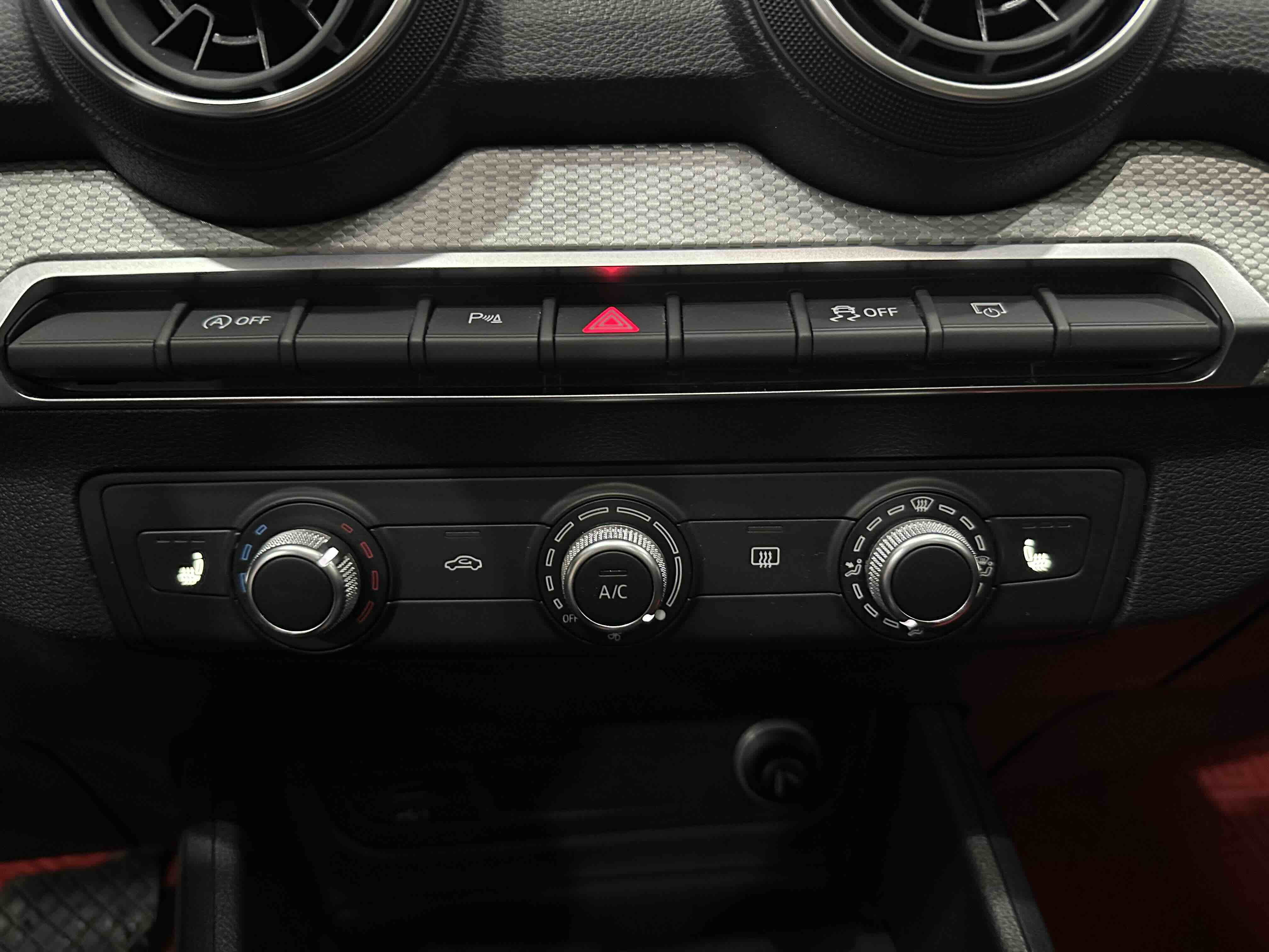 Audi Q2L 2021 #15 Audi Q2L 2021 immagine di auto #15