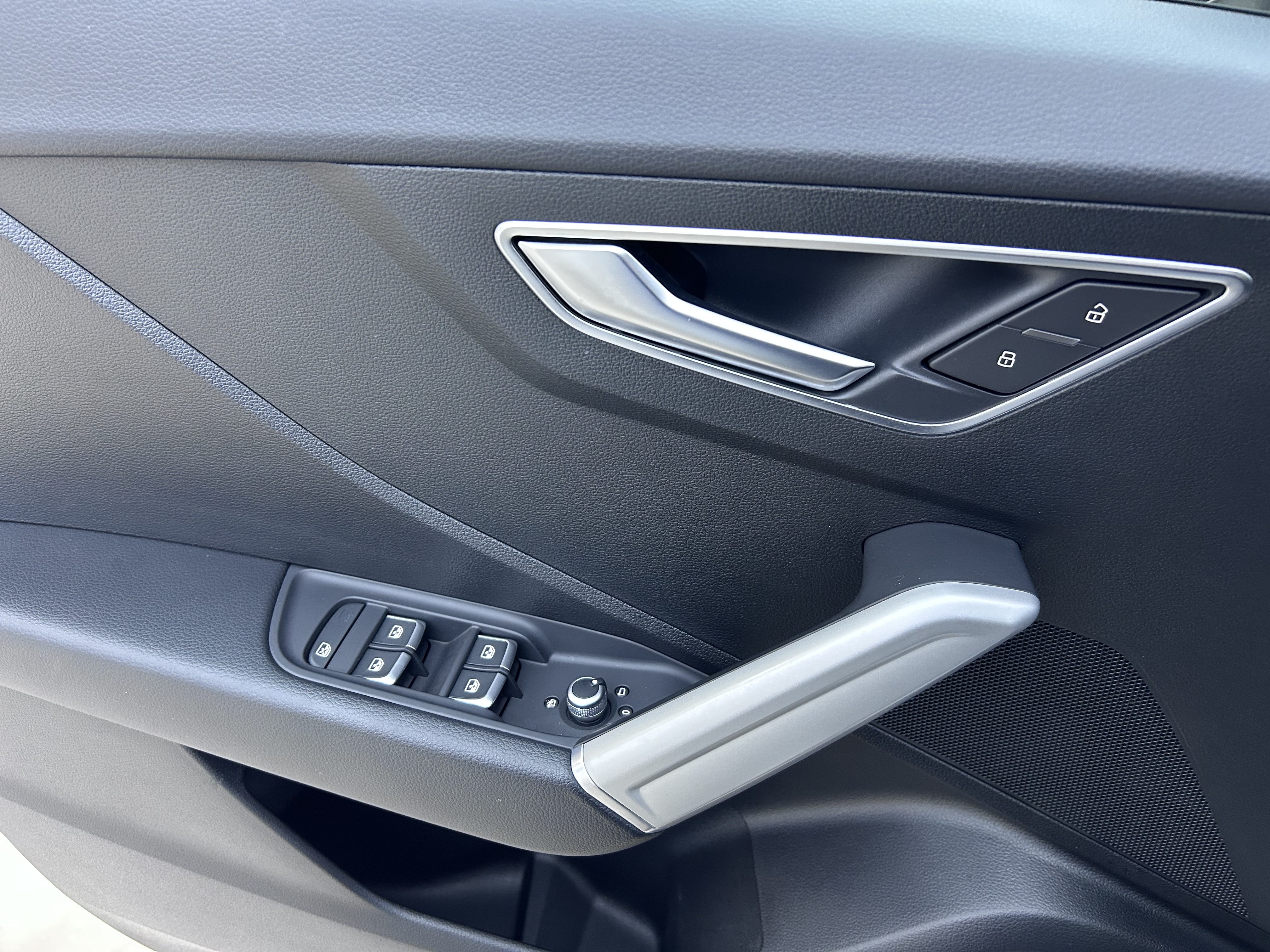 Audi Q2L 2021 imagem de carro #15