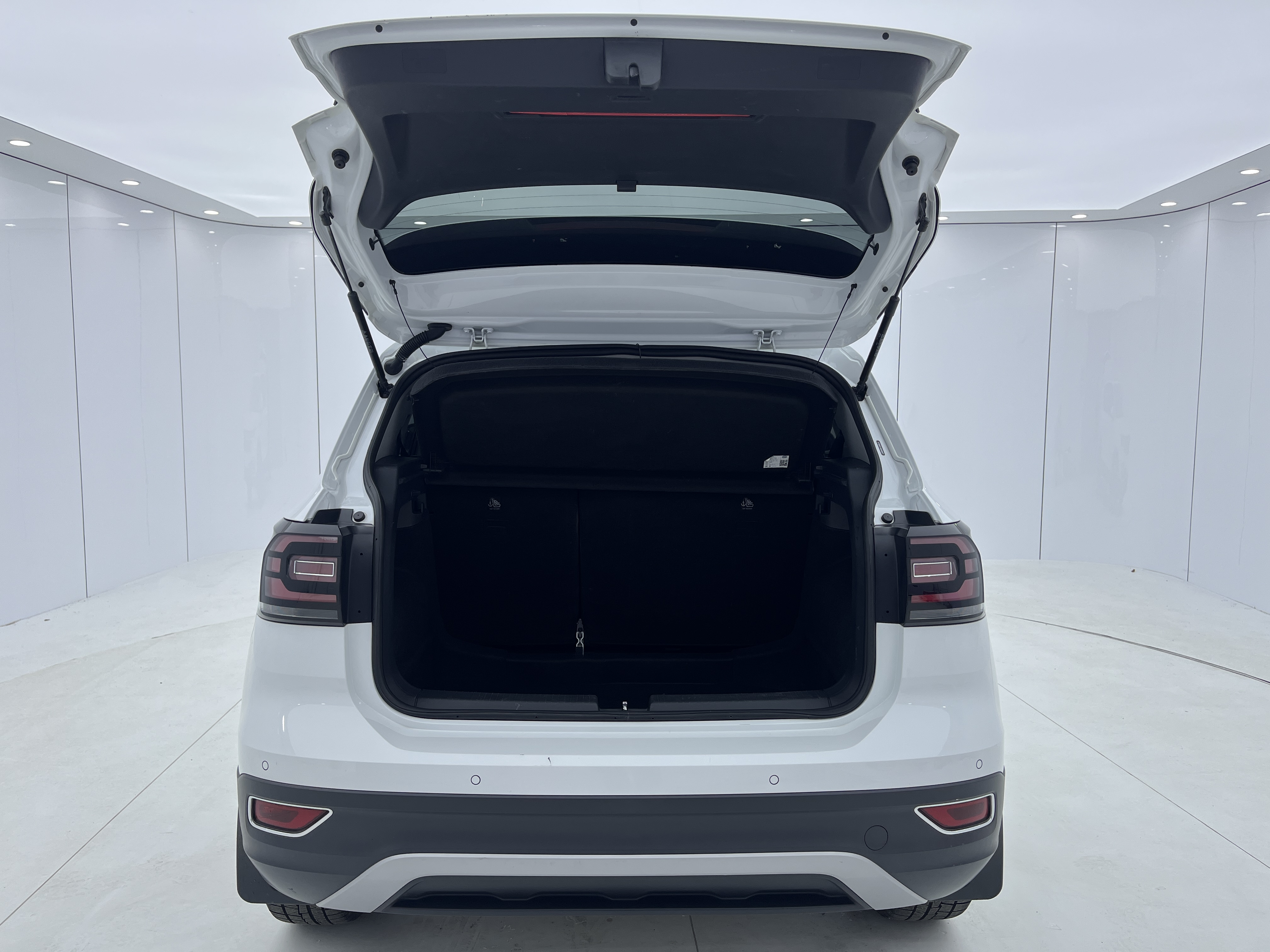 Tacqua 2021 car image #15