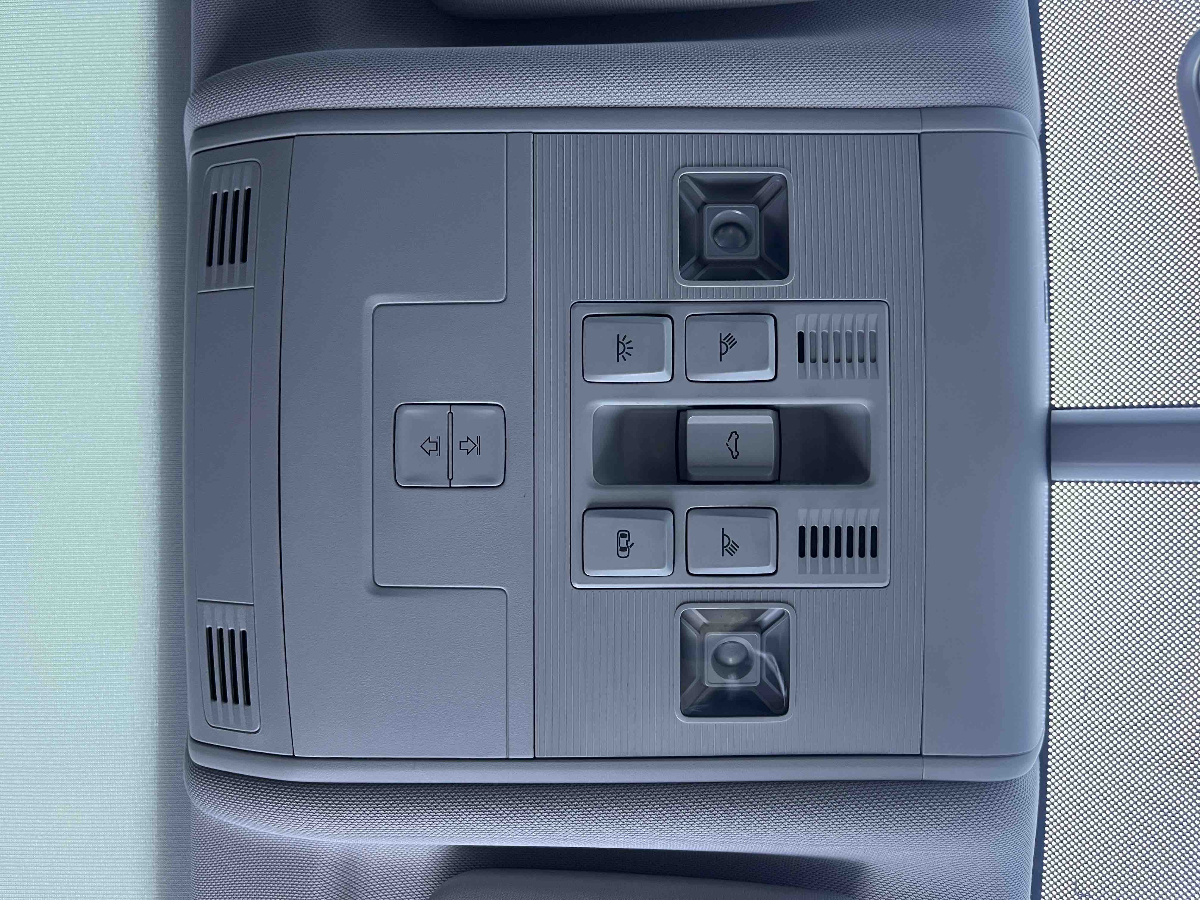 Volkswagen Tacqua 2023 car image #15