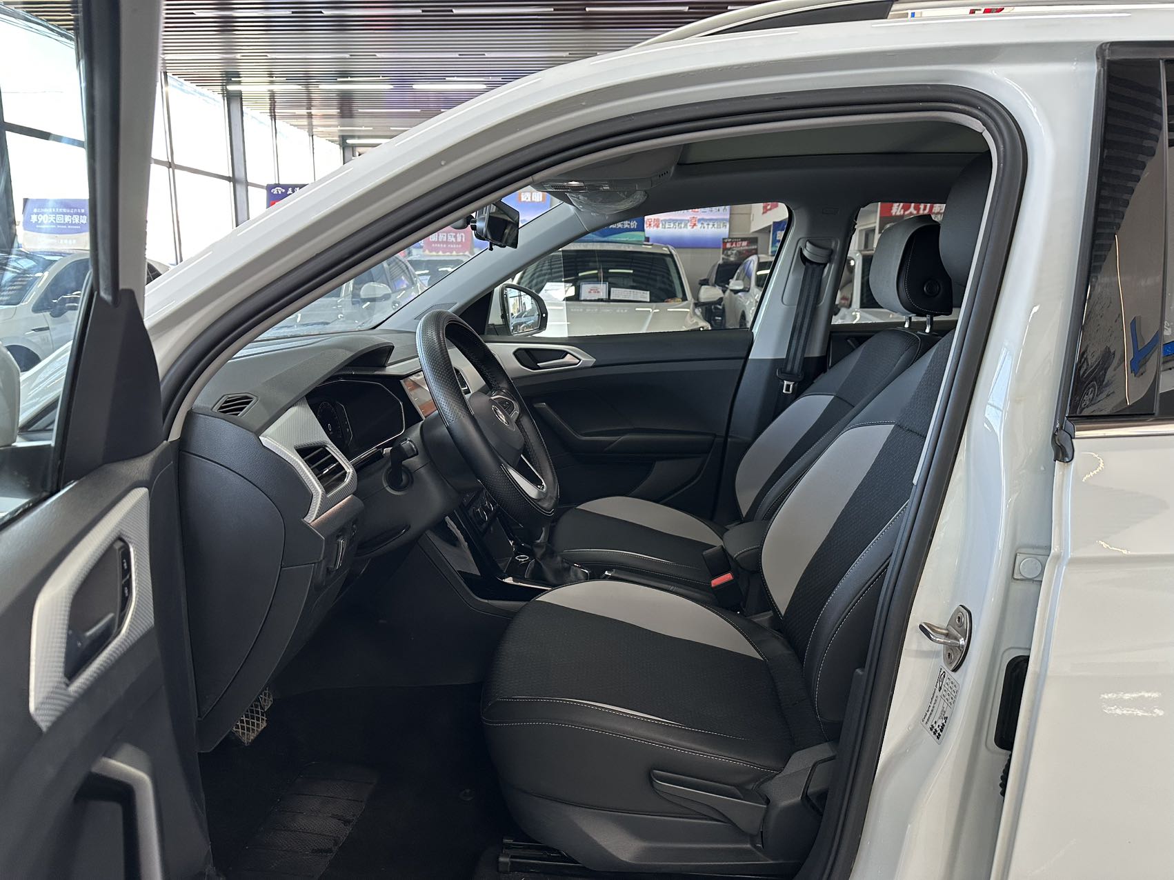 Tacqua 2021 car image #15
