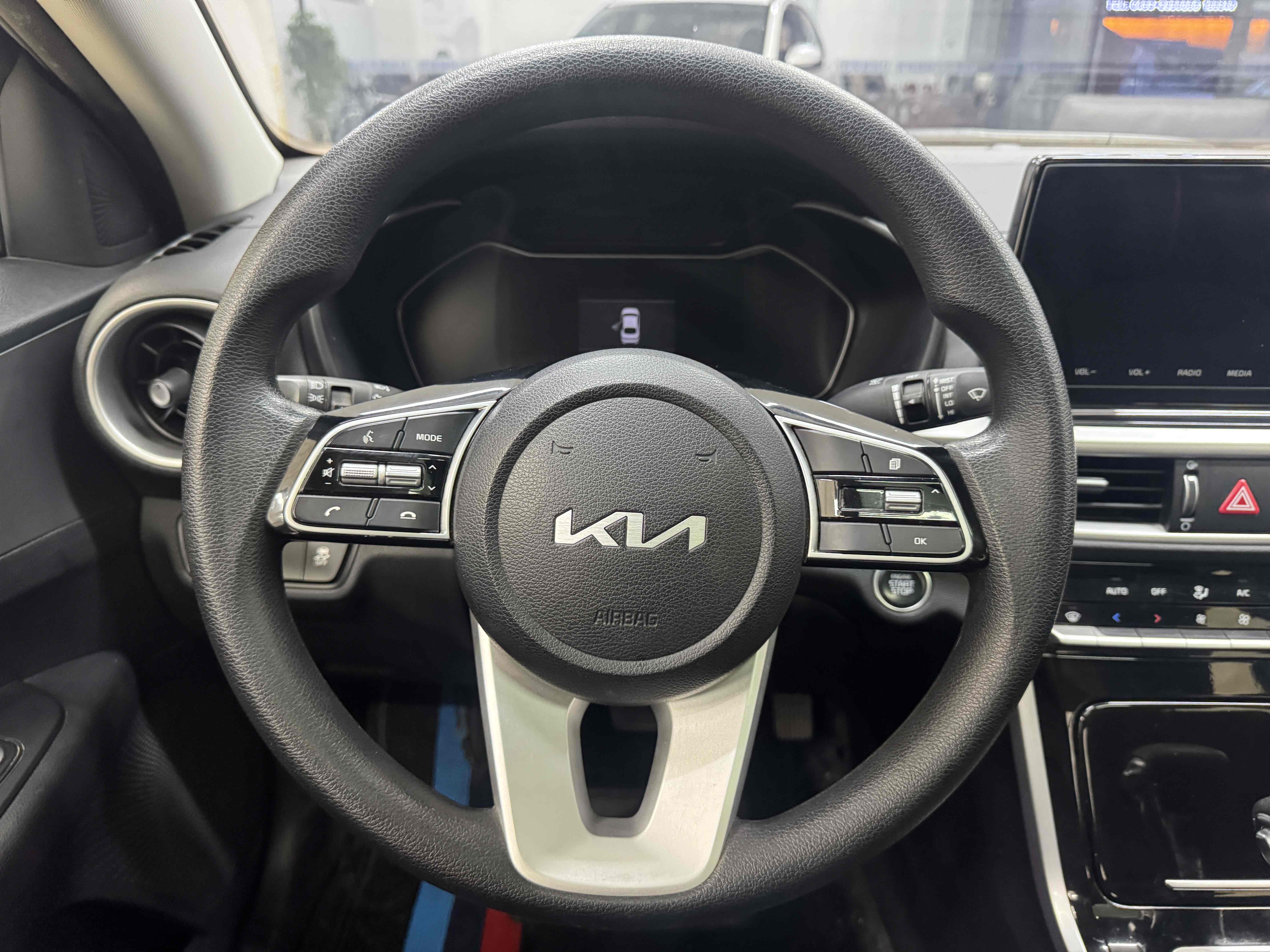 Kia K3 2021 car image #15