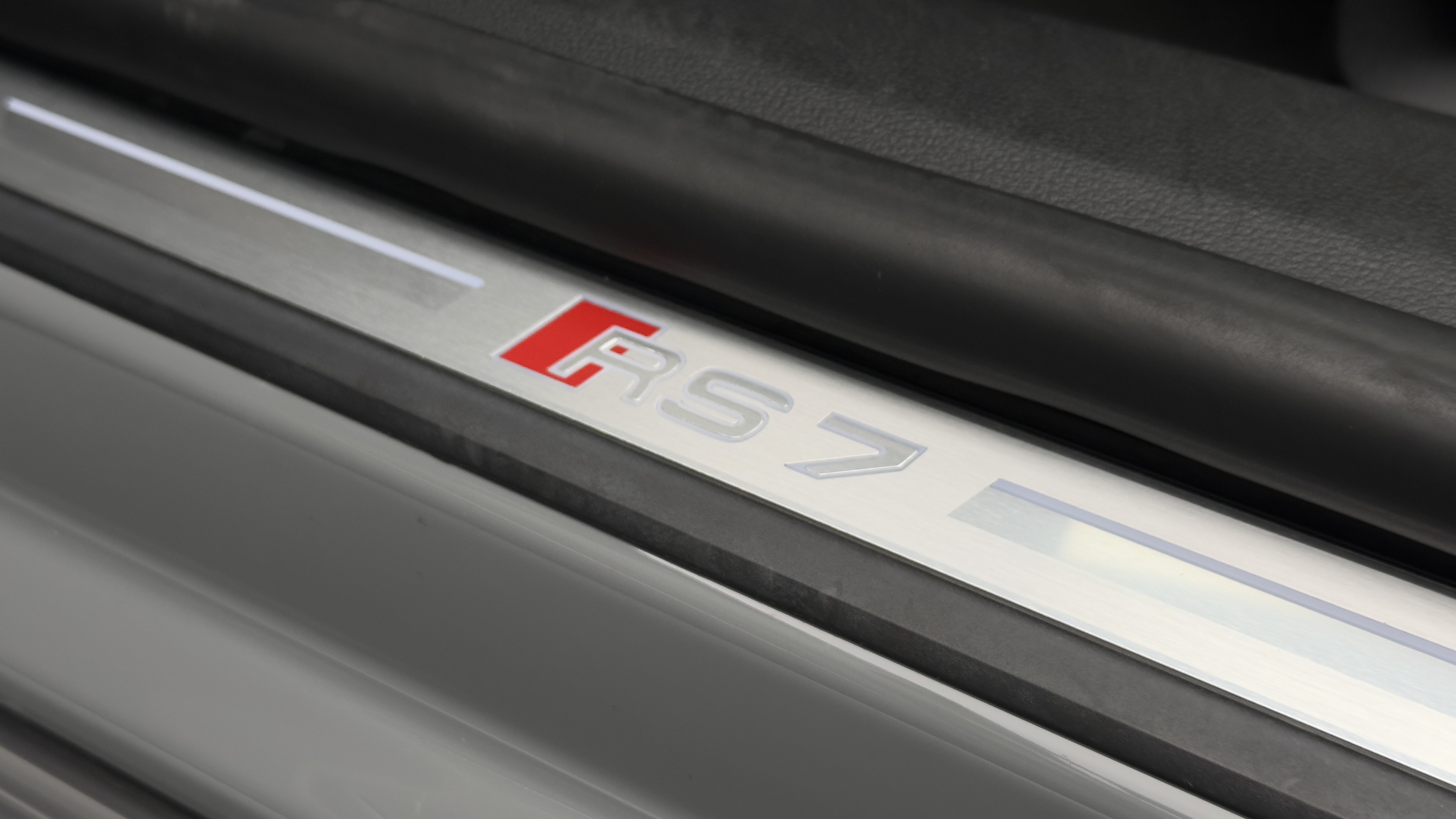 Audi RS 7 2021 car image #15