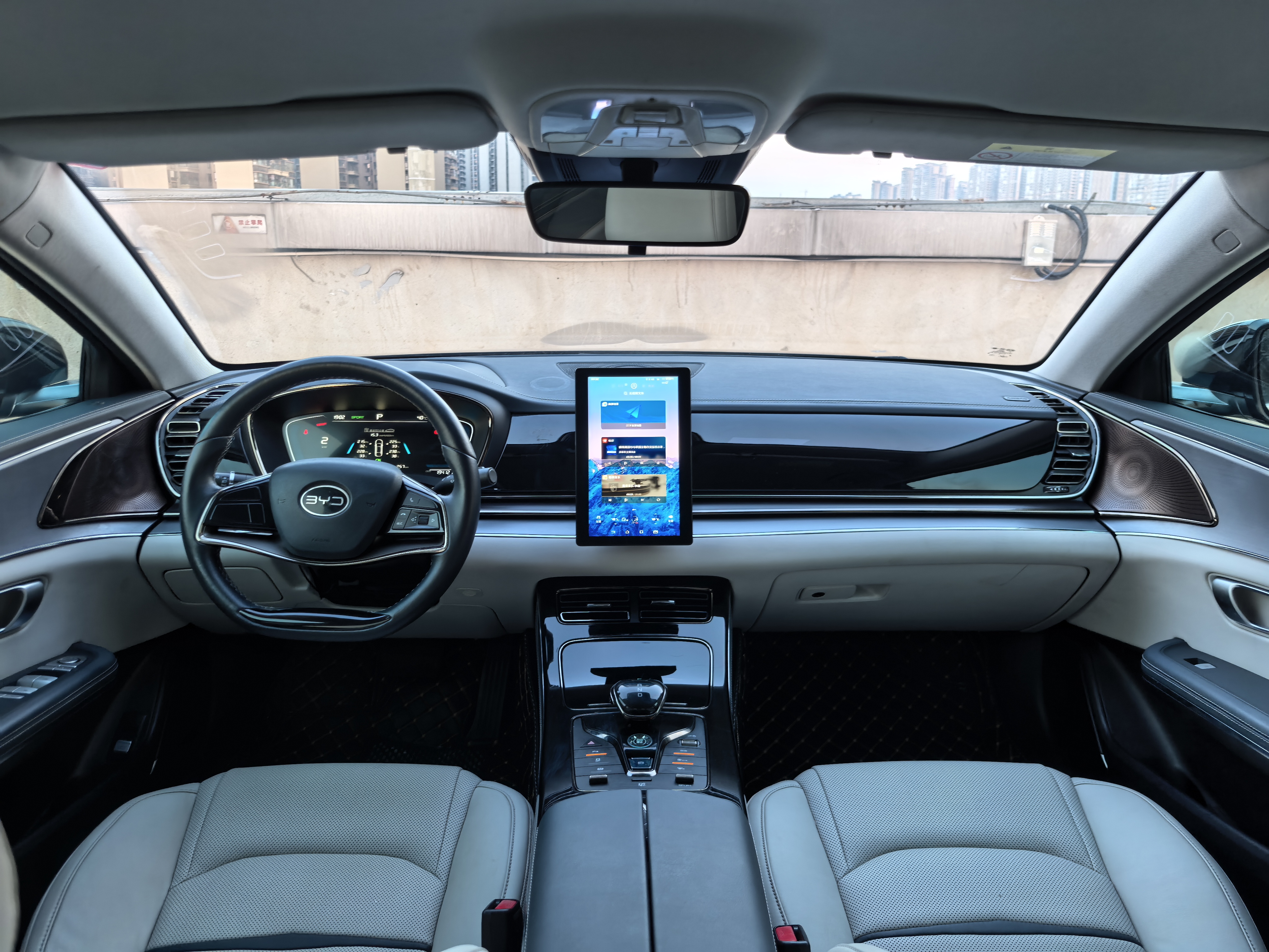 BYD e9 2021 #15 BYD e9 2021 car image #15