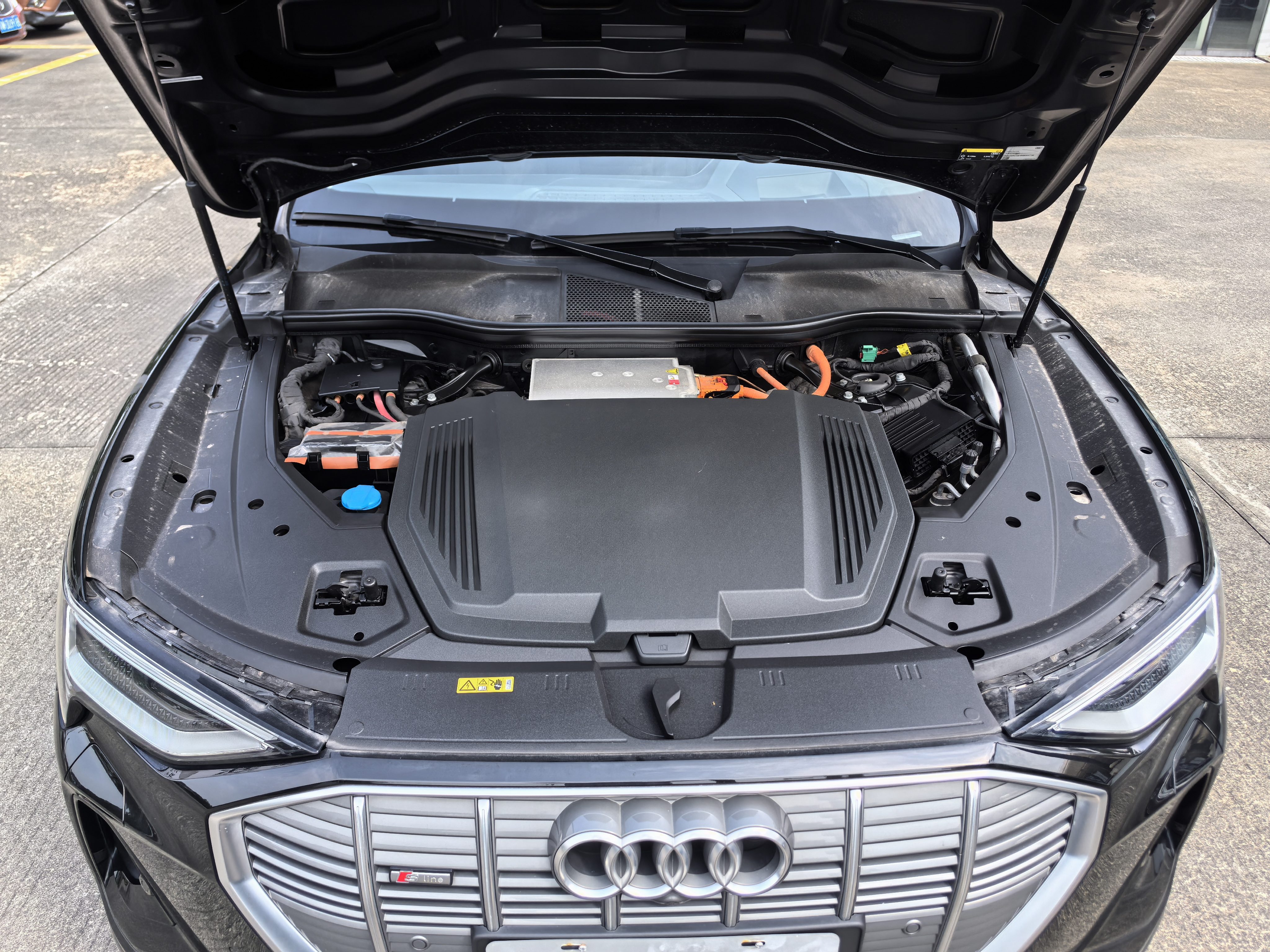 Audi e-tron (Imported) 2022 car image #15