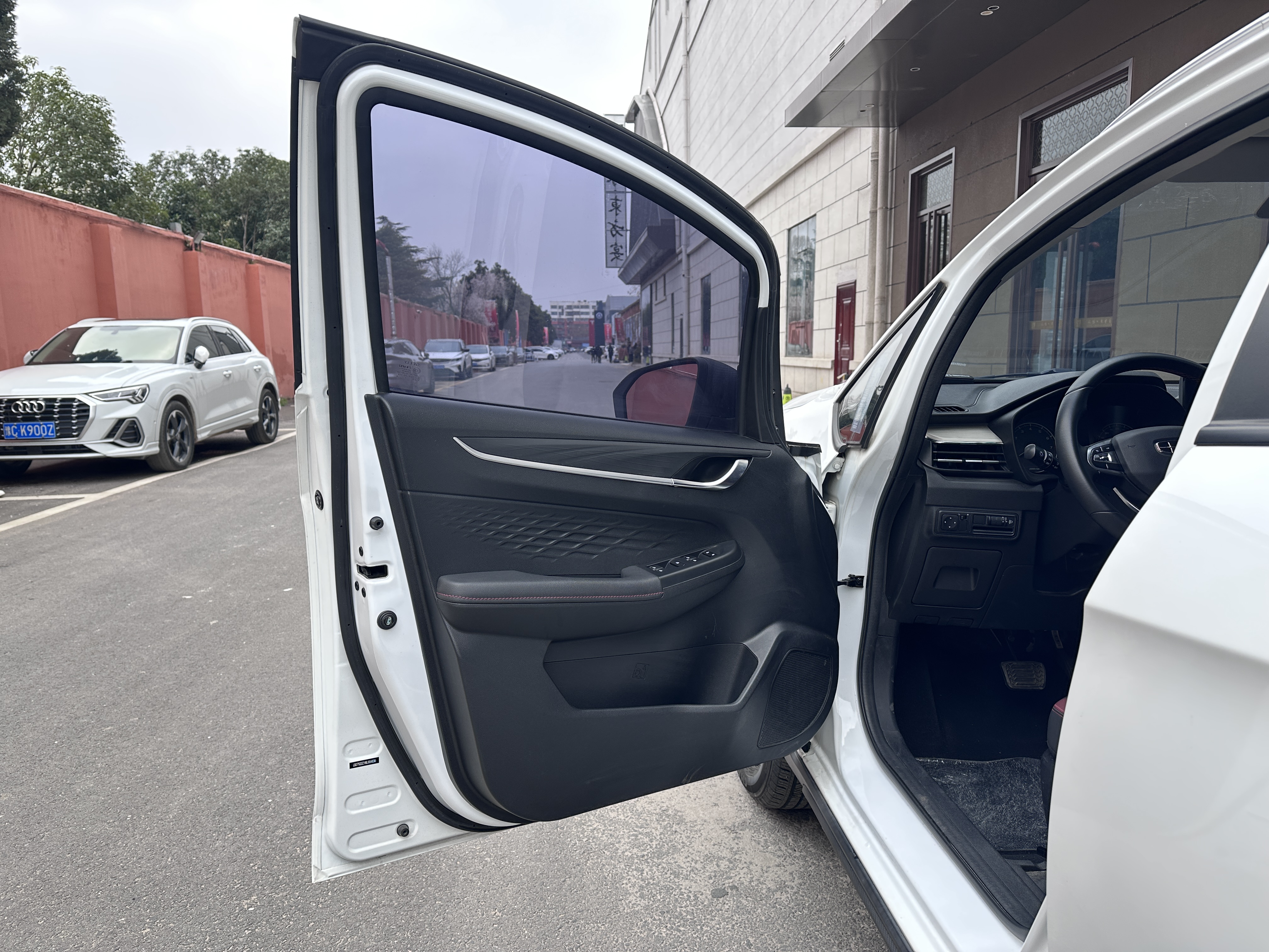 GEELY Vision X3 2022 car image #15