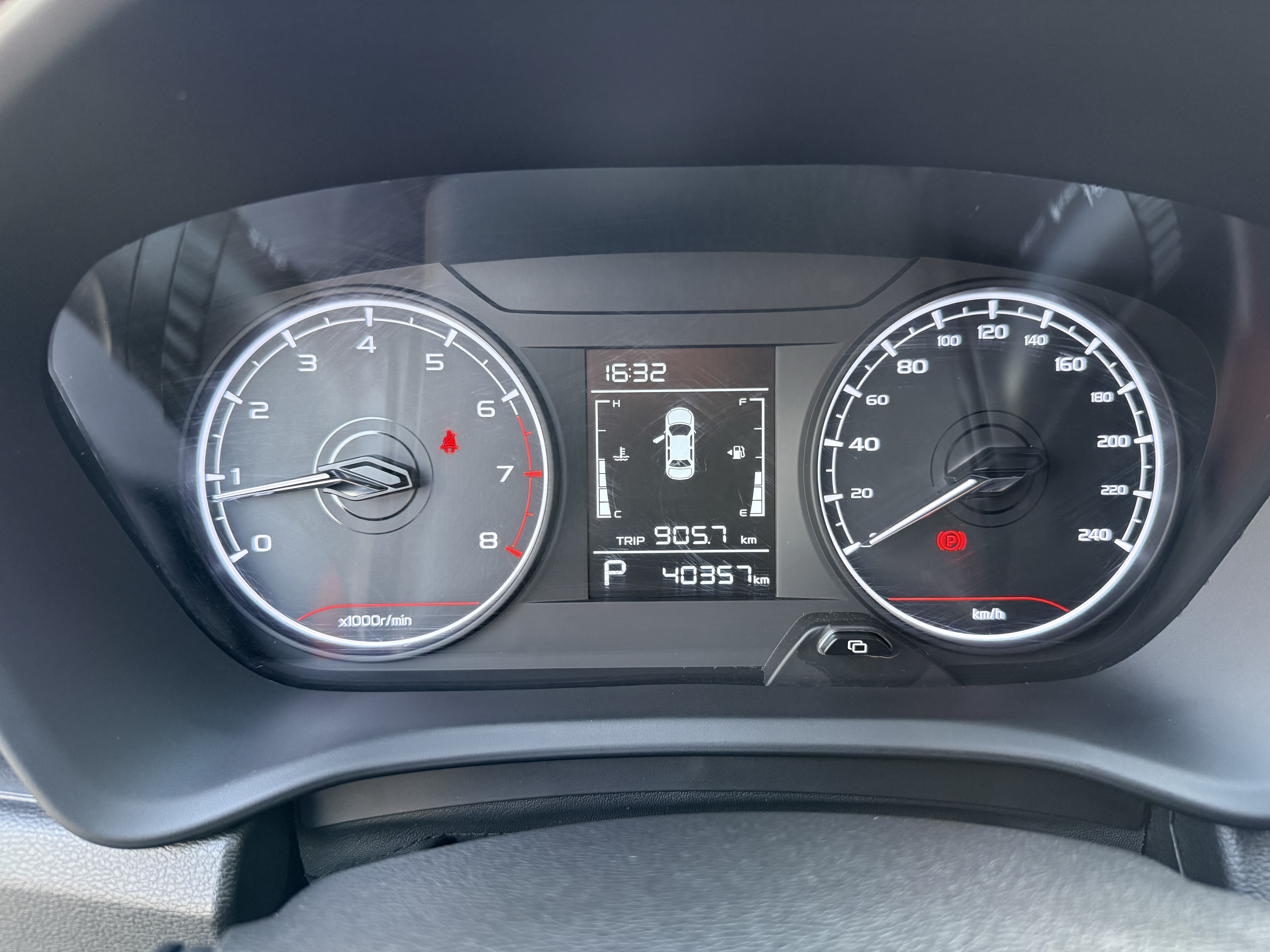 Vision X3 2021 immagine di auto #15