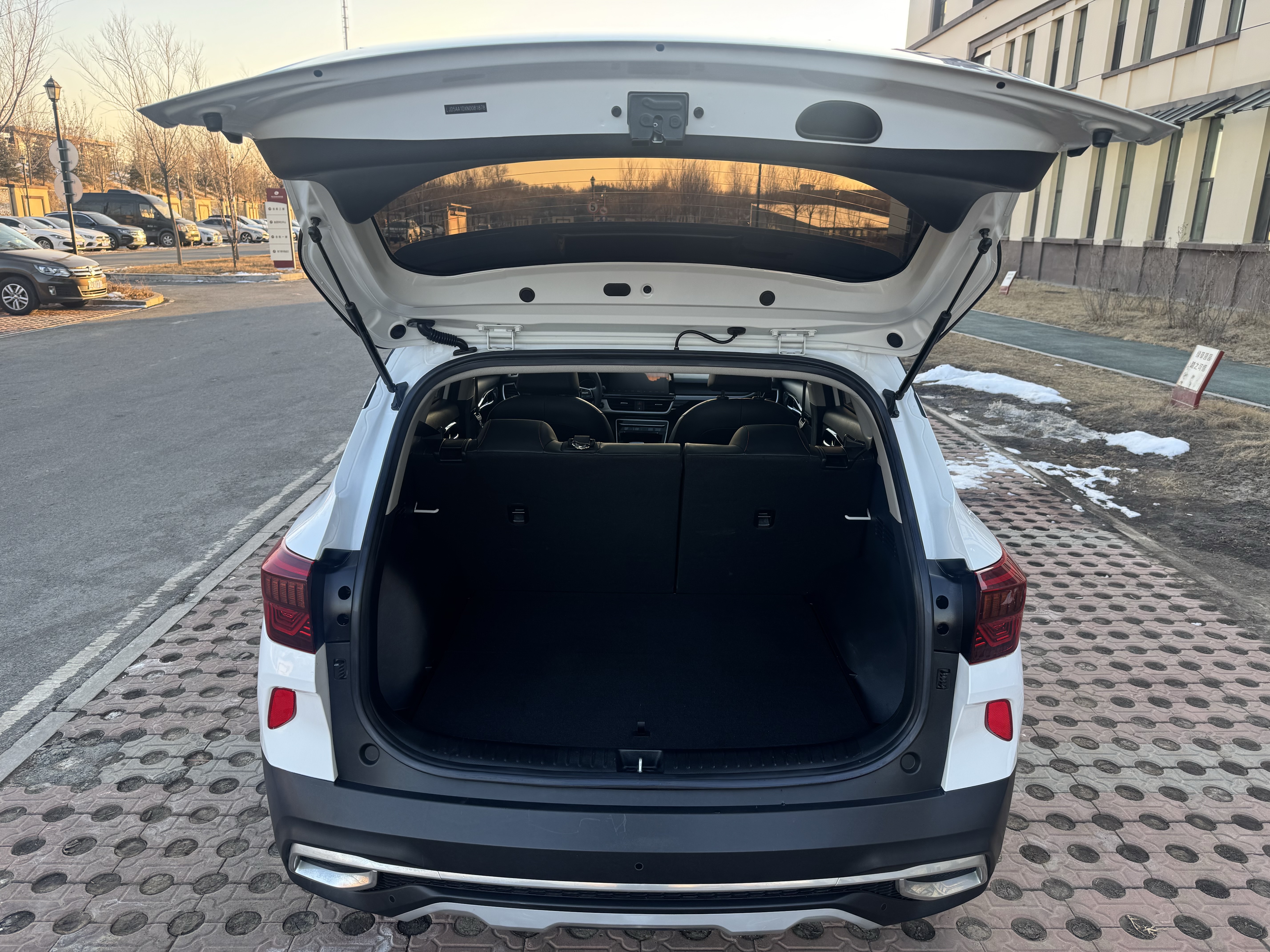 Kia Stonic 2022 изображение автомобиля #15