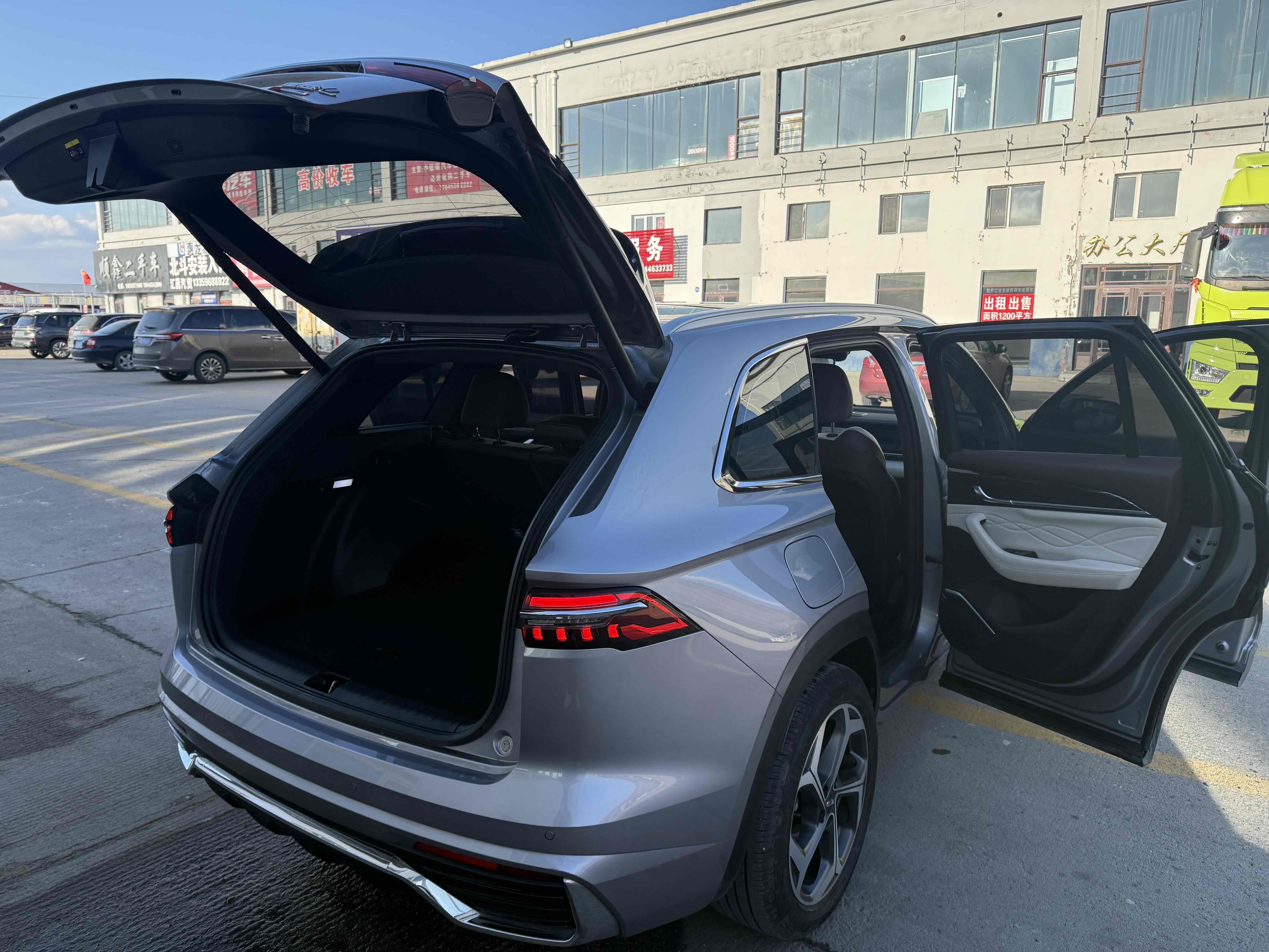 GEELY Monjaro 2022 car image #15