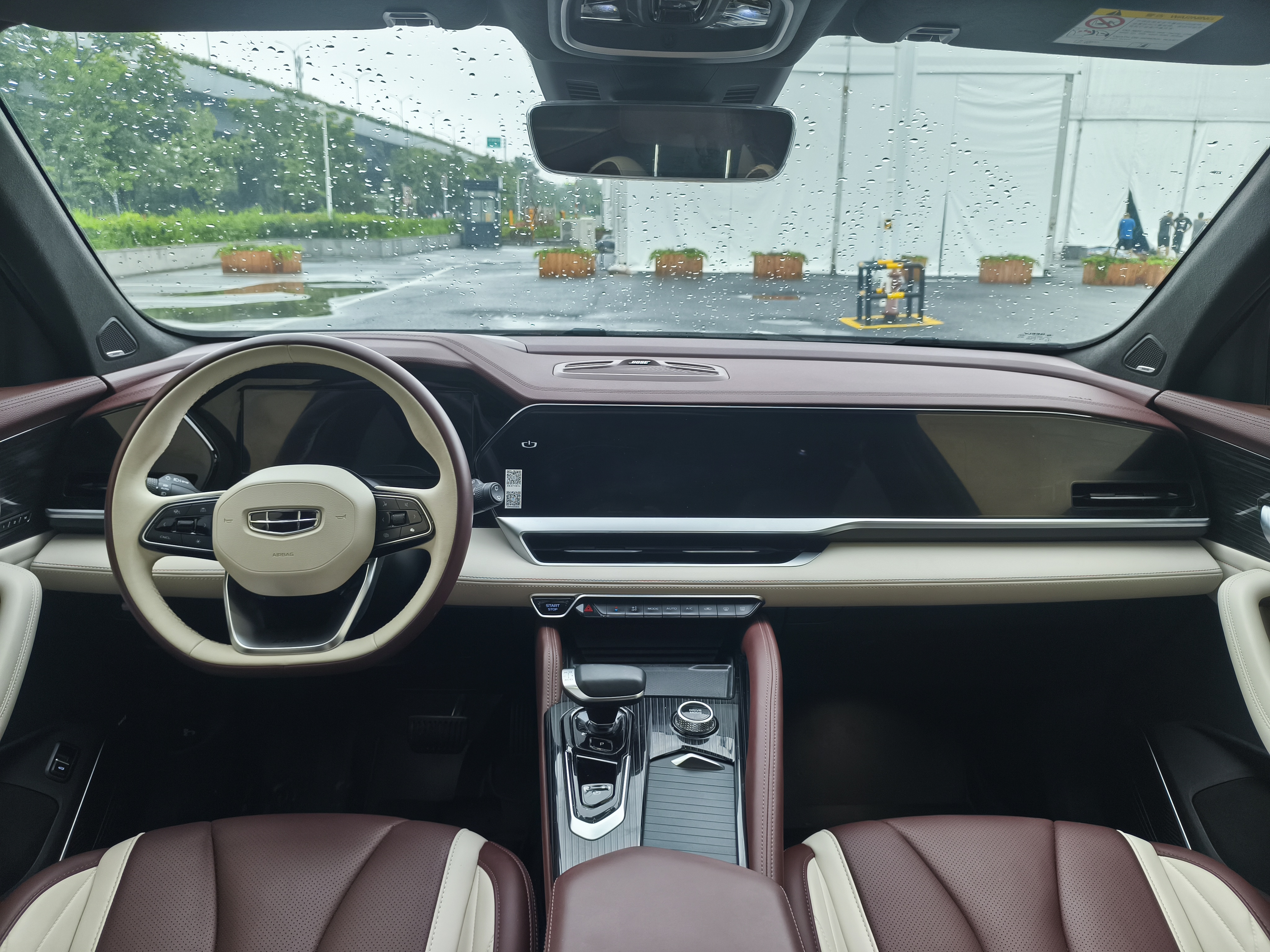 GEELY Tugella 2022 car image #15