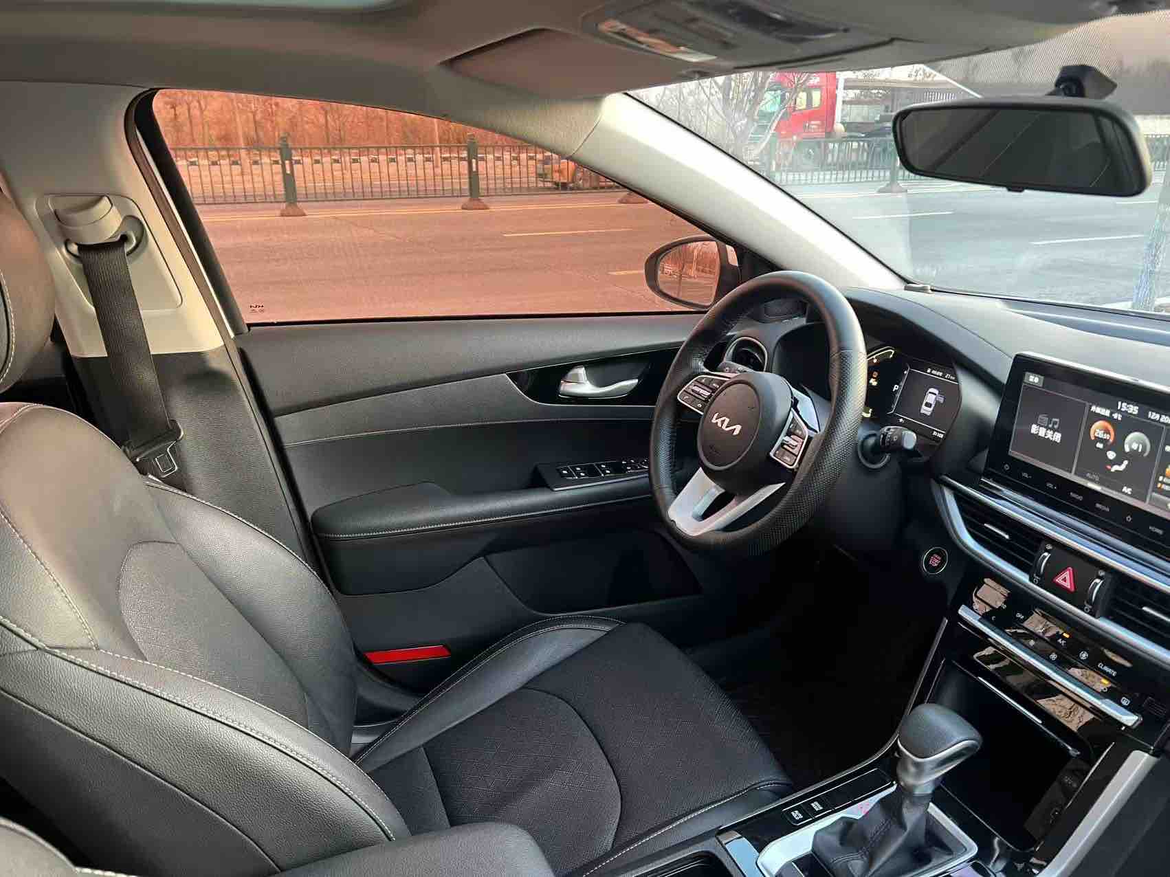 Kia K3 2022 image de voiture #15