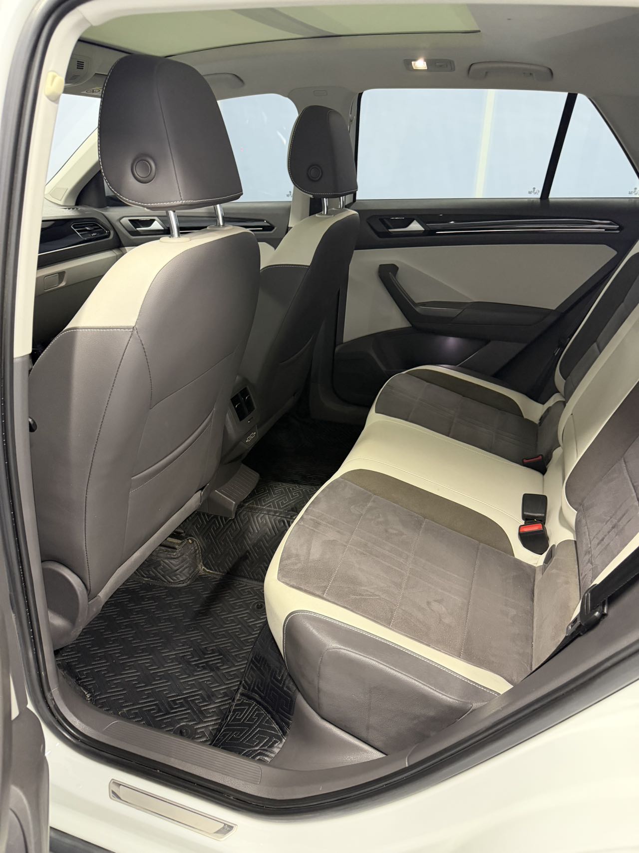T-Roc 2021 car image #15