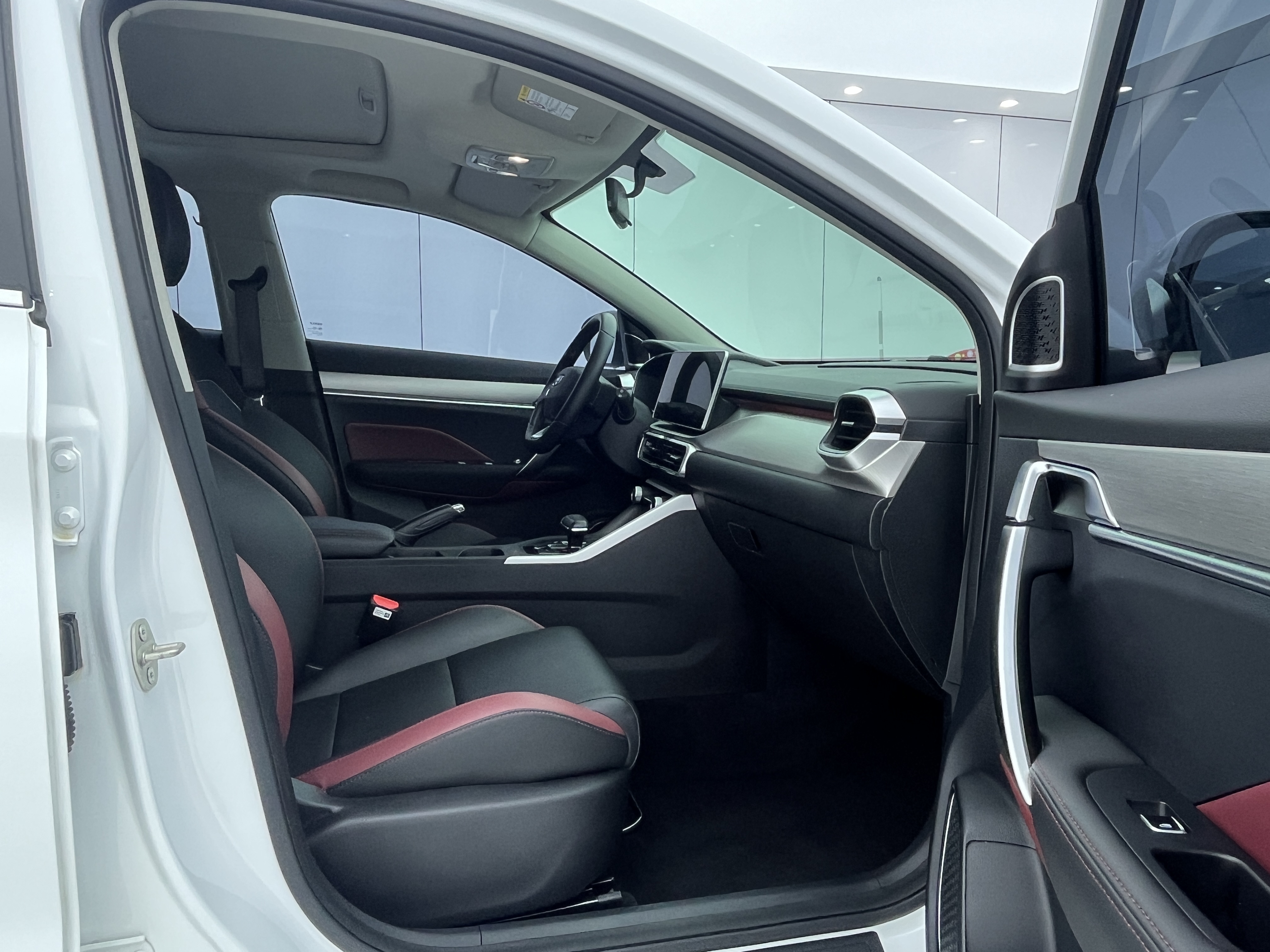 GEELY Coolray 2022 car image #15