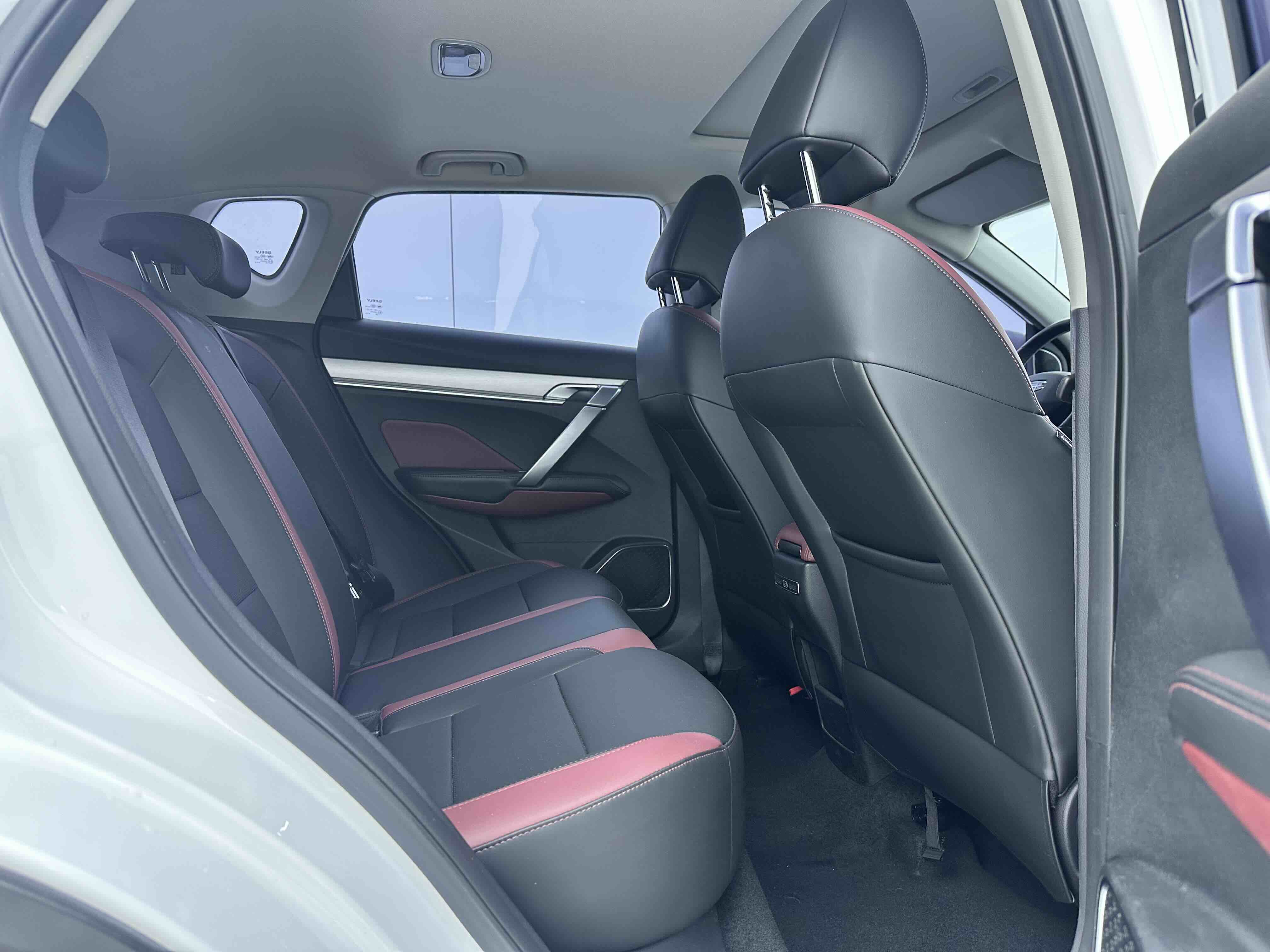 GEELY Coolray 2022 #15 GEELY Coolray 2022 car image #15