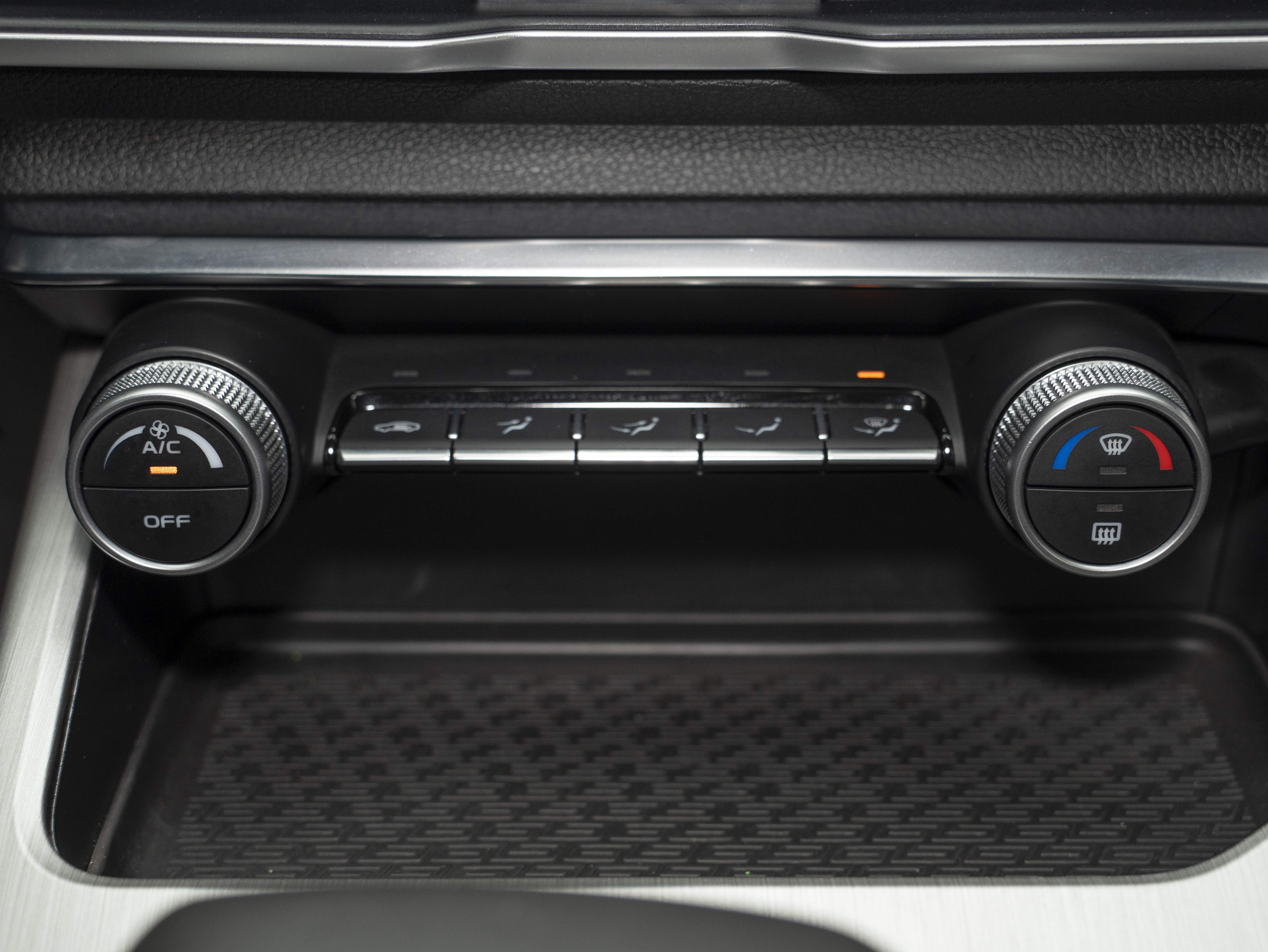 GEELY Coolray 2021 #15 GEELY Coolray 2021 car image #15