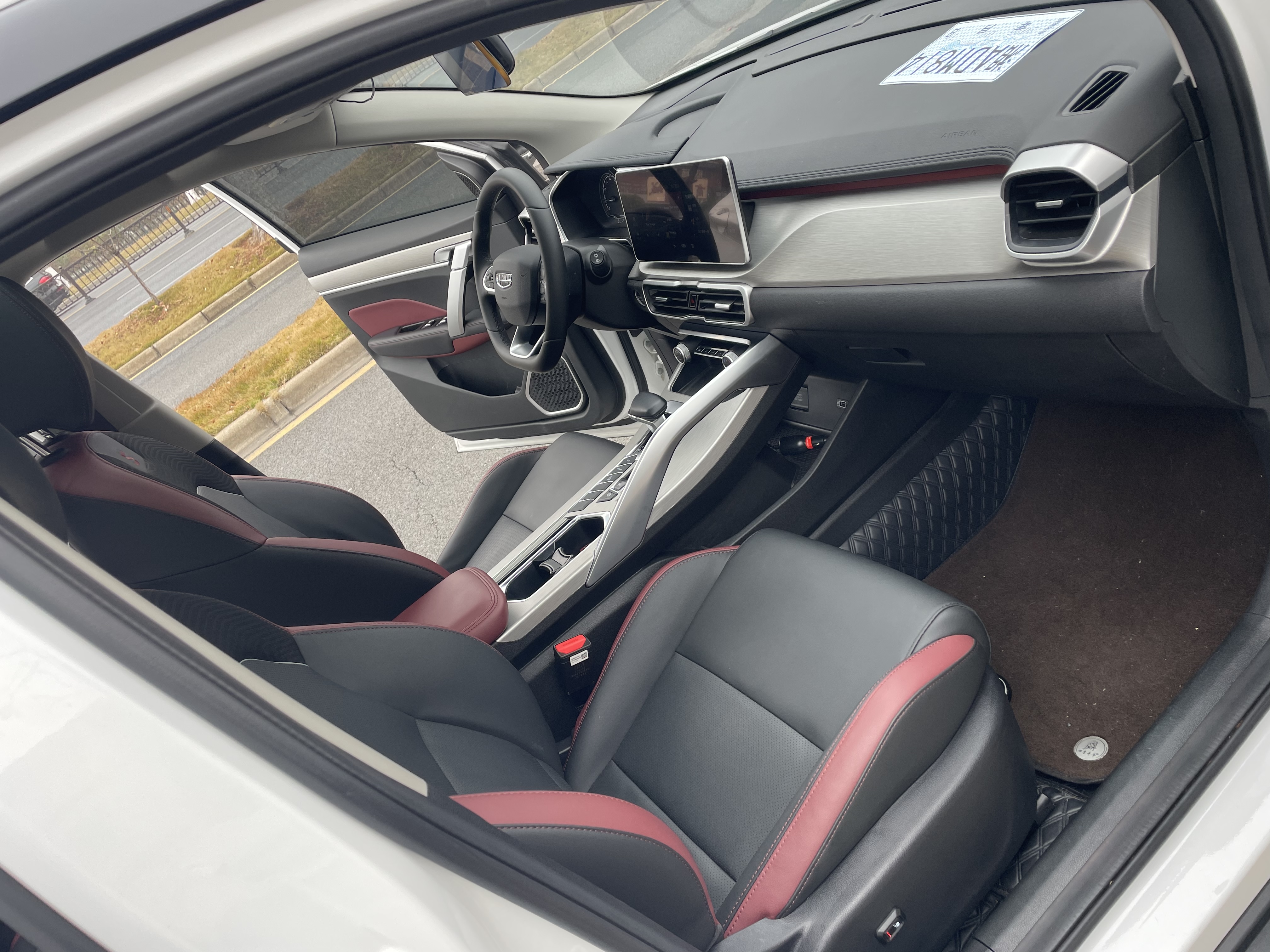 GEELY Coolray 2022 #15 GEELY Coolray 2022 car image #15