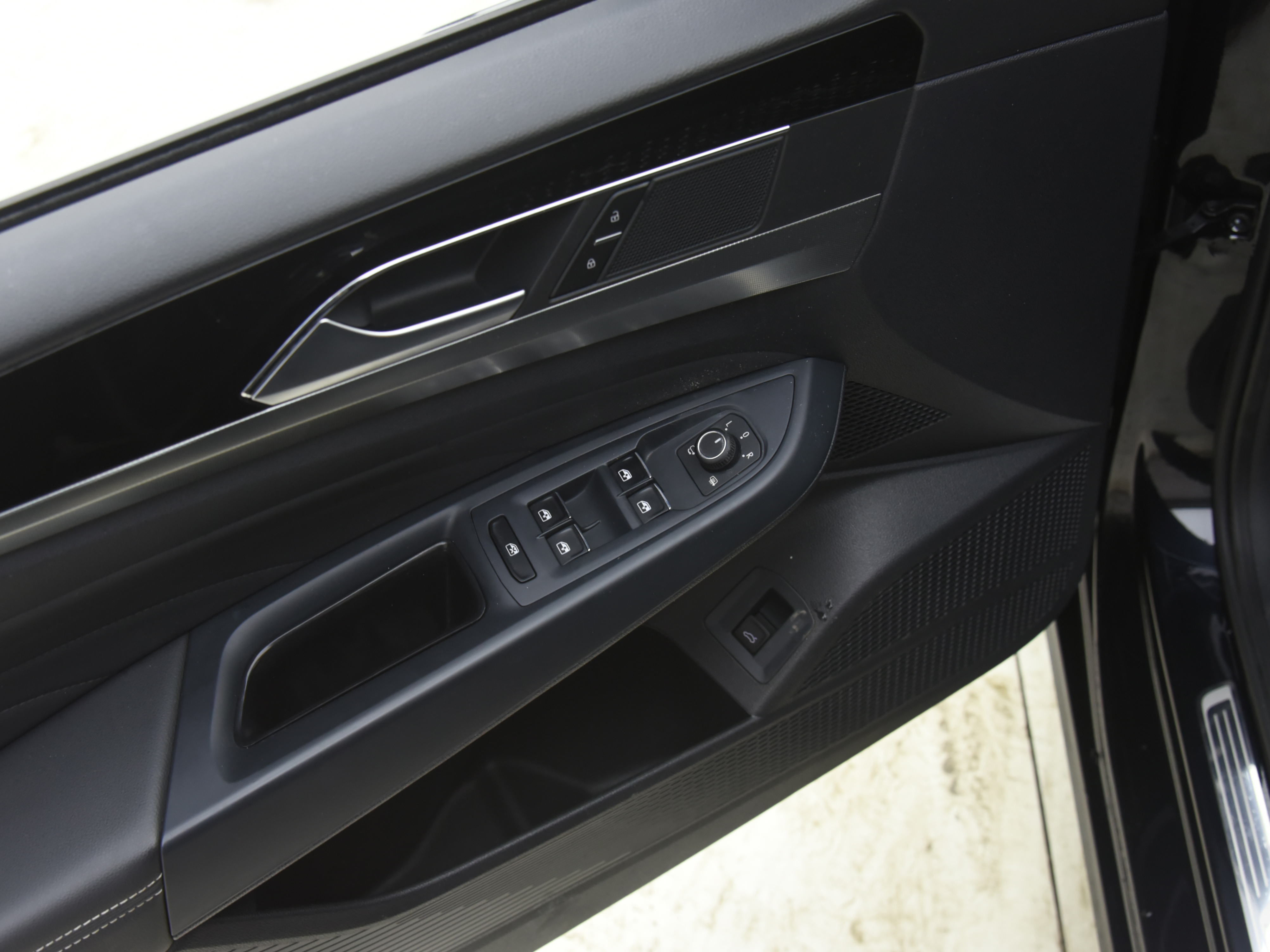 Volkswagen Passat 2022 car image #15
