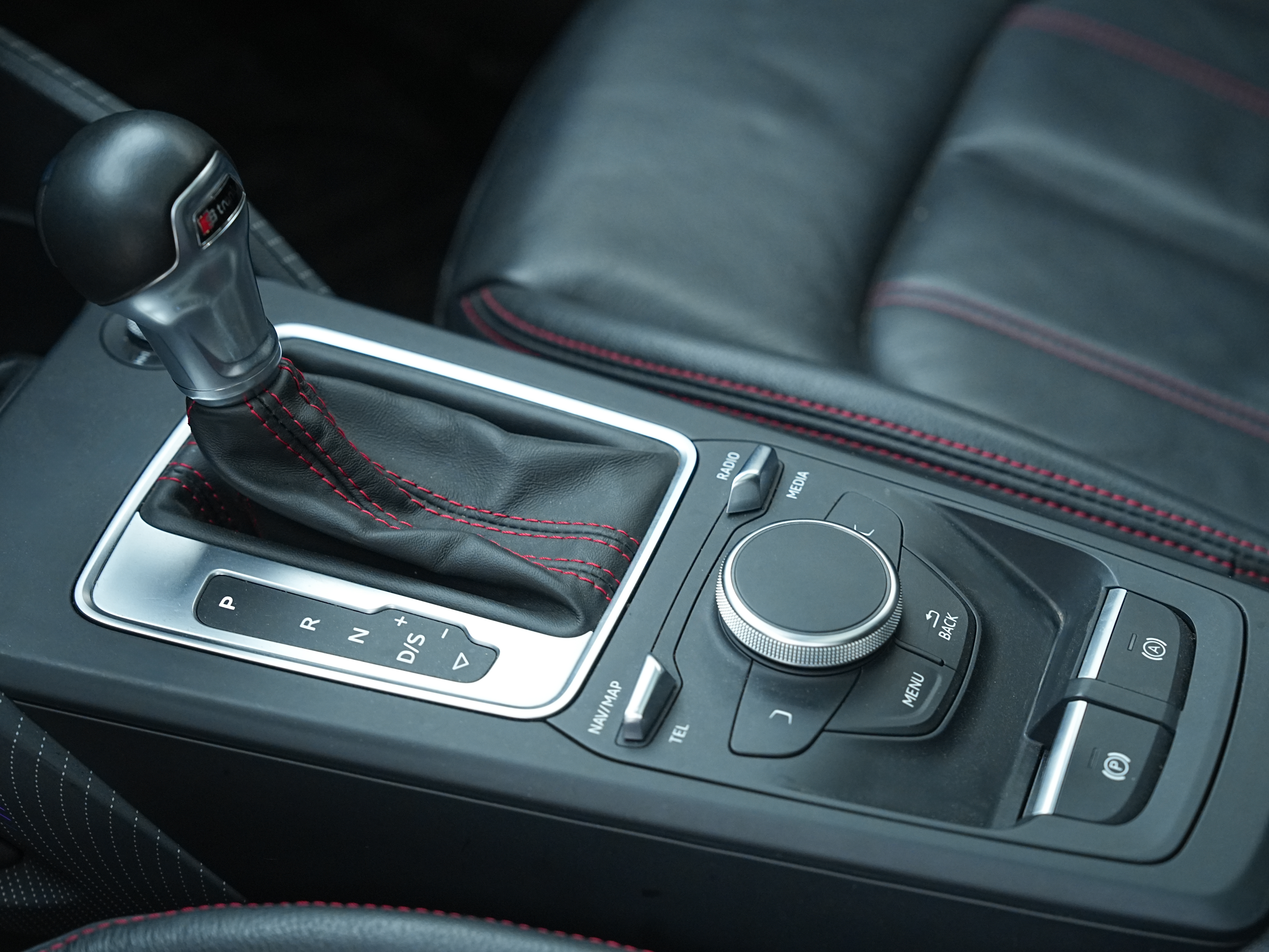 Audi Q2L 2023 صورة سيارة #15