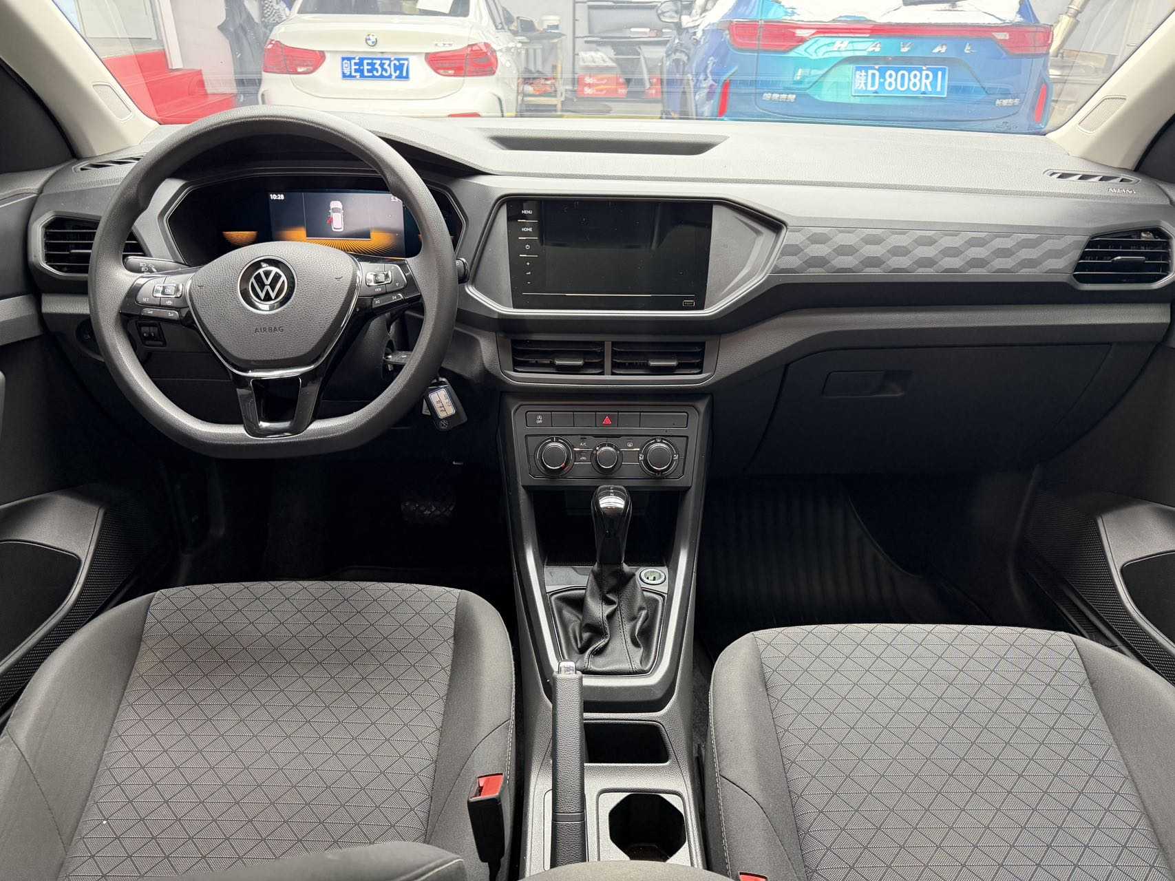 Volkswagen T-Cross 2022 #15 Volkswagen T-Cross 2022 car image #15