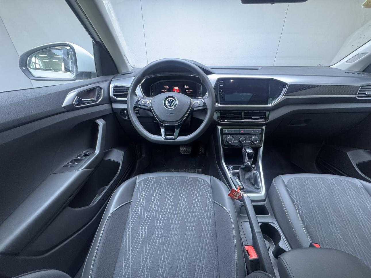 Volkswagen T-Cross 2023 #15 Volkswagen T-Cross 2023 car image #15