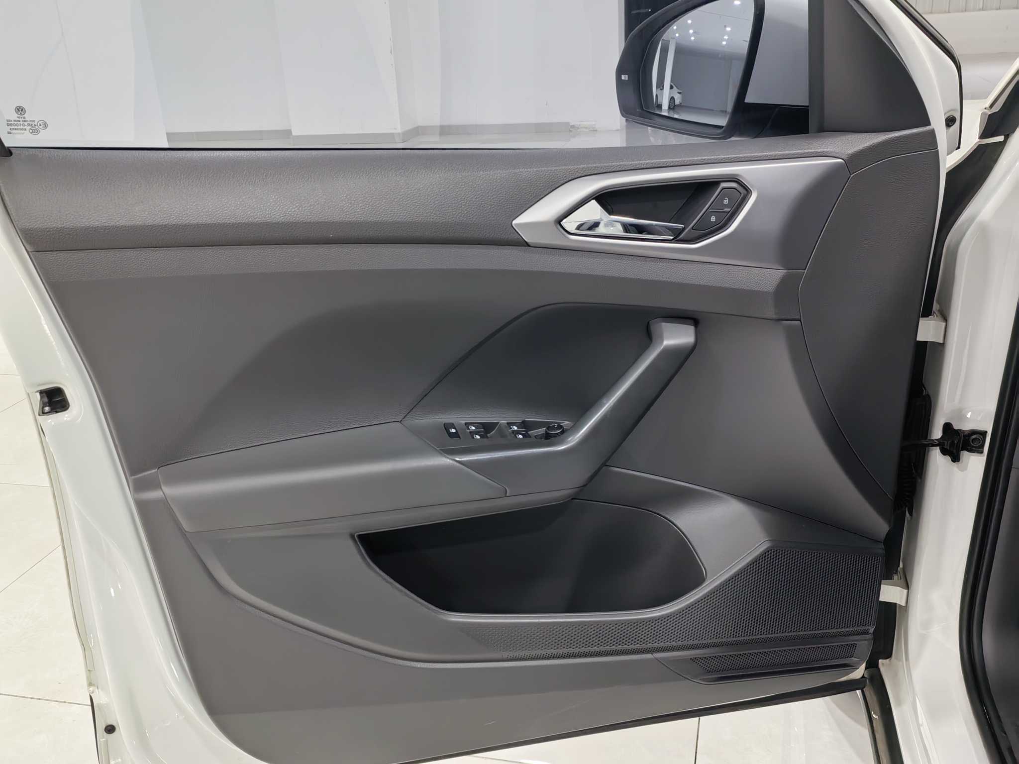 Volkswagen T-Cross 2022 car image #15