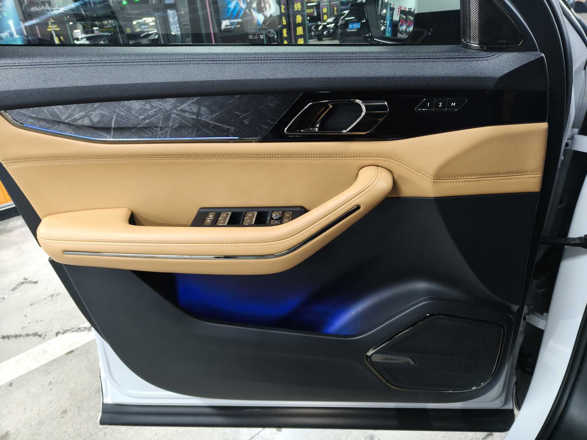 Lynk & Co 09 2023 car image #15