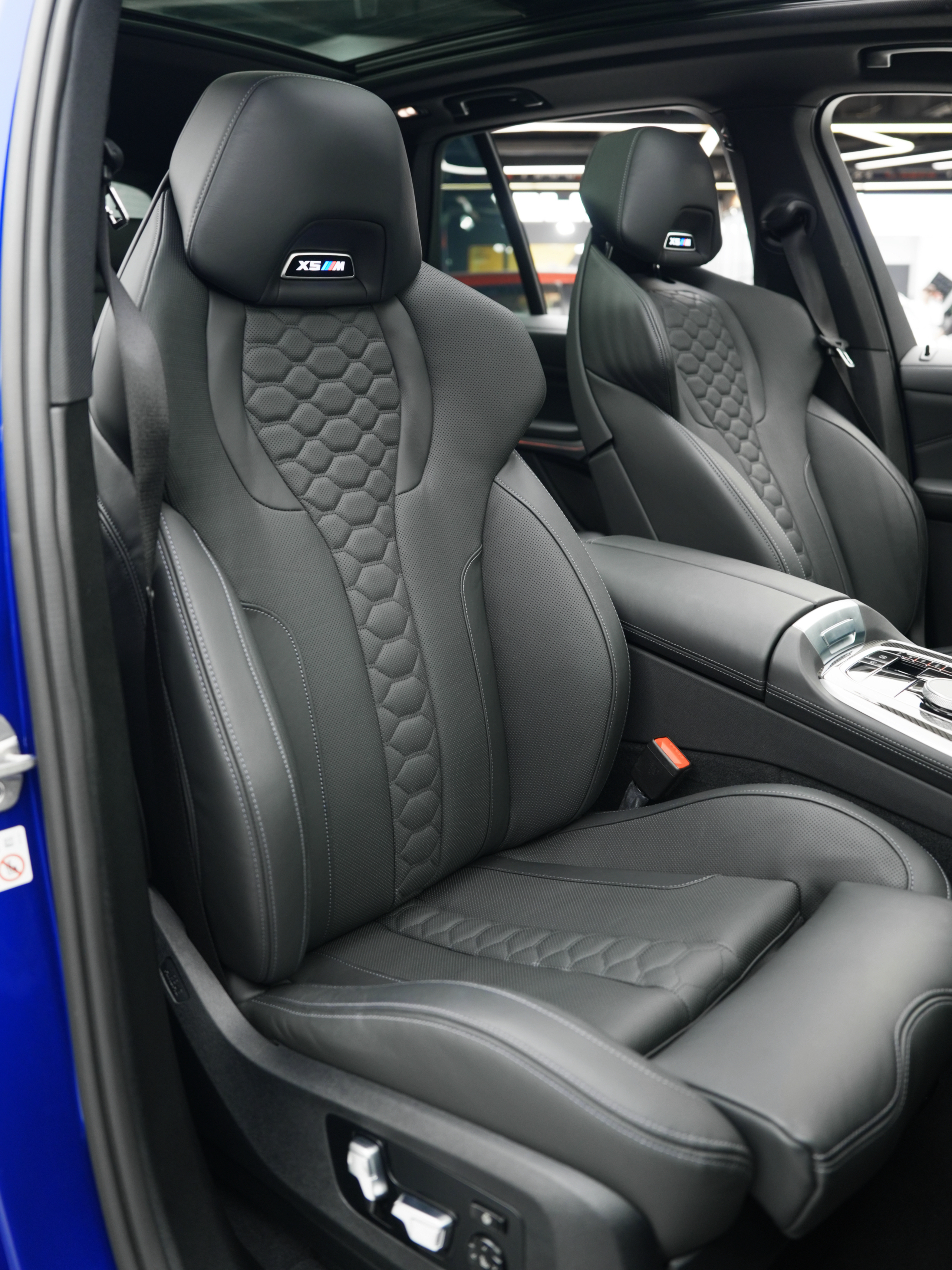 BMW X5 M 2023 immagine di auto #15