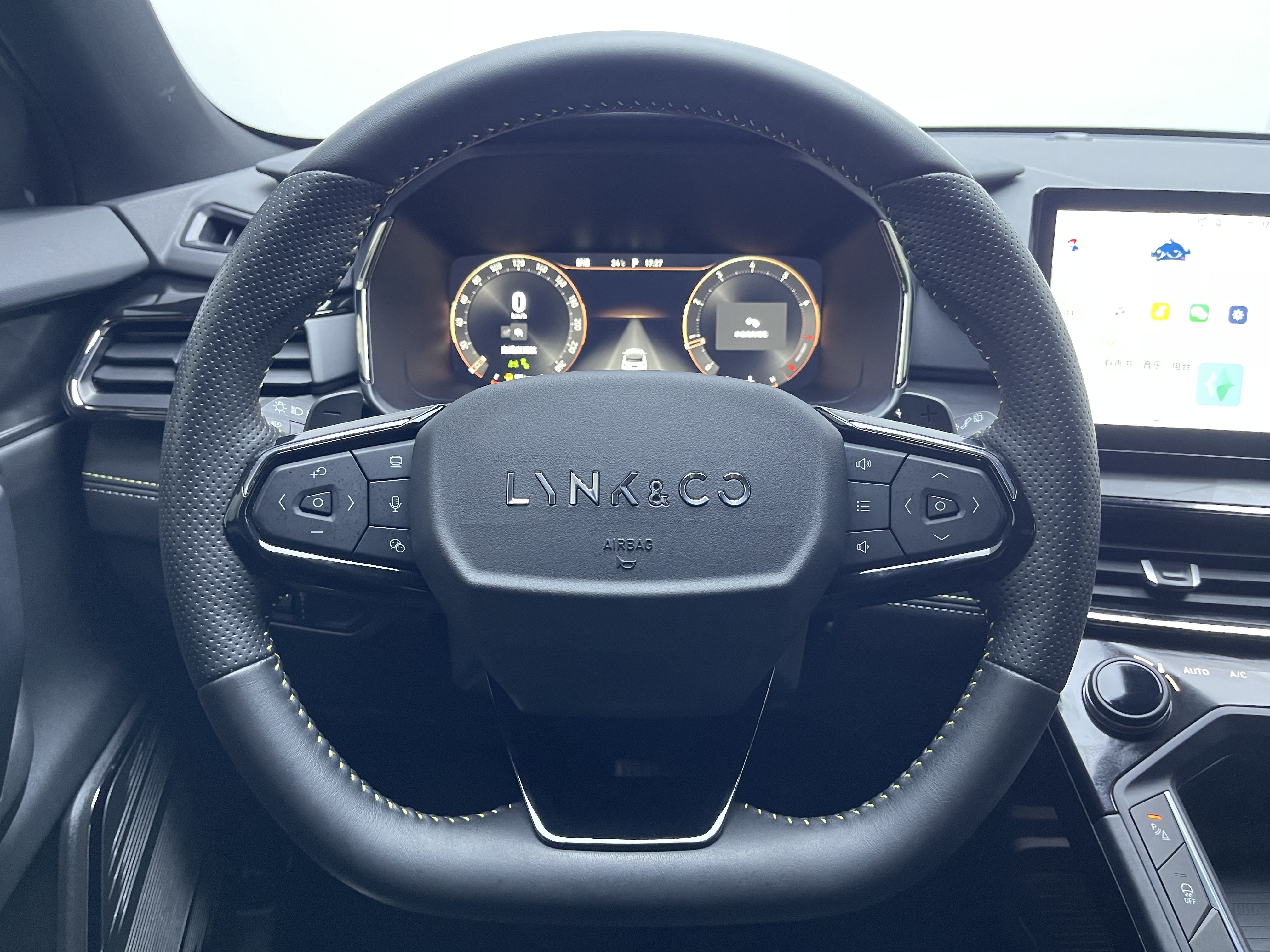 Lynk & Co 06 2024 car image #15
