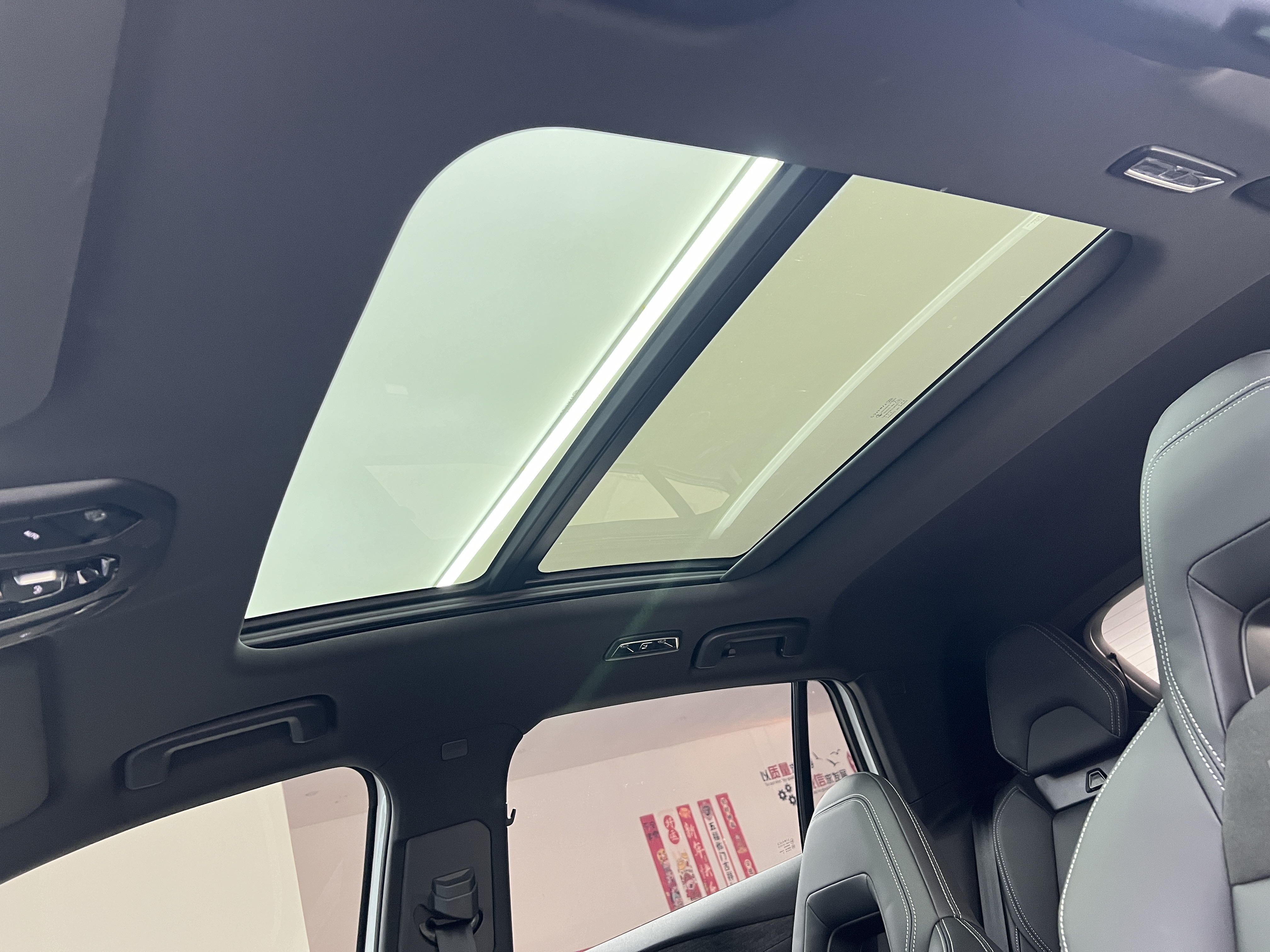Lynk & Co 06 2023 car image #15