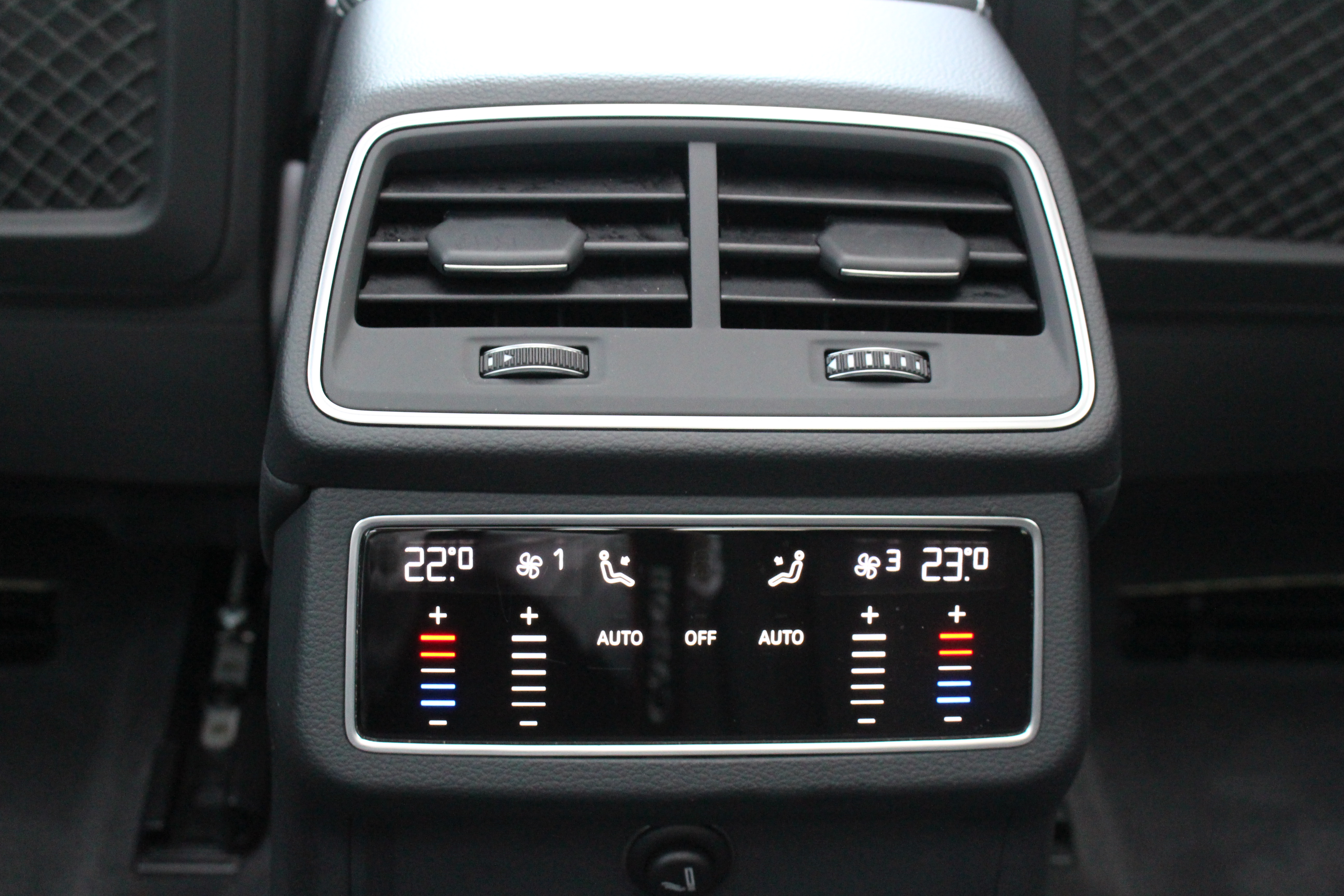 Audi A6L 2022 #15 Audi A6L 2022 car image #15