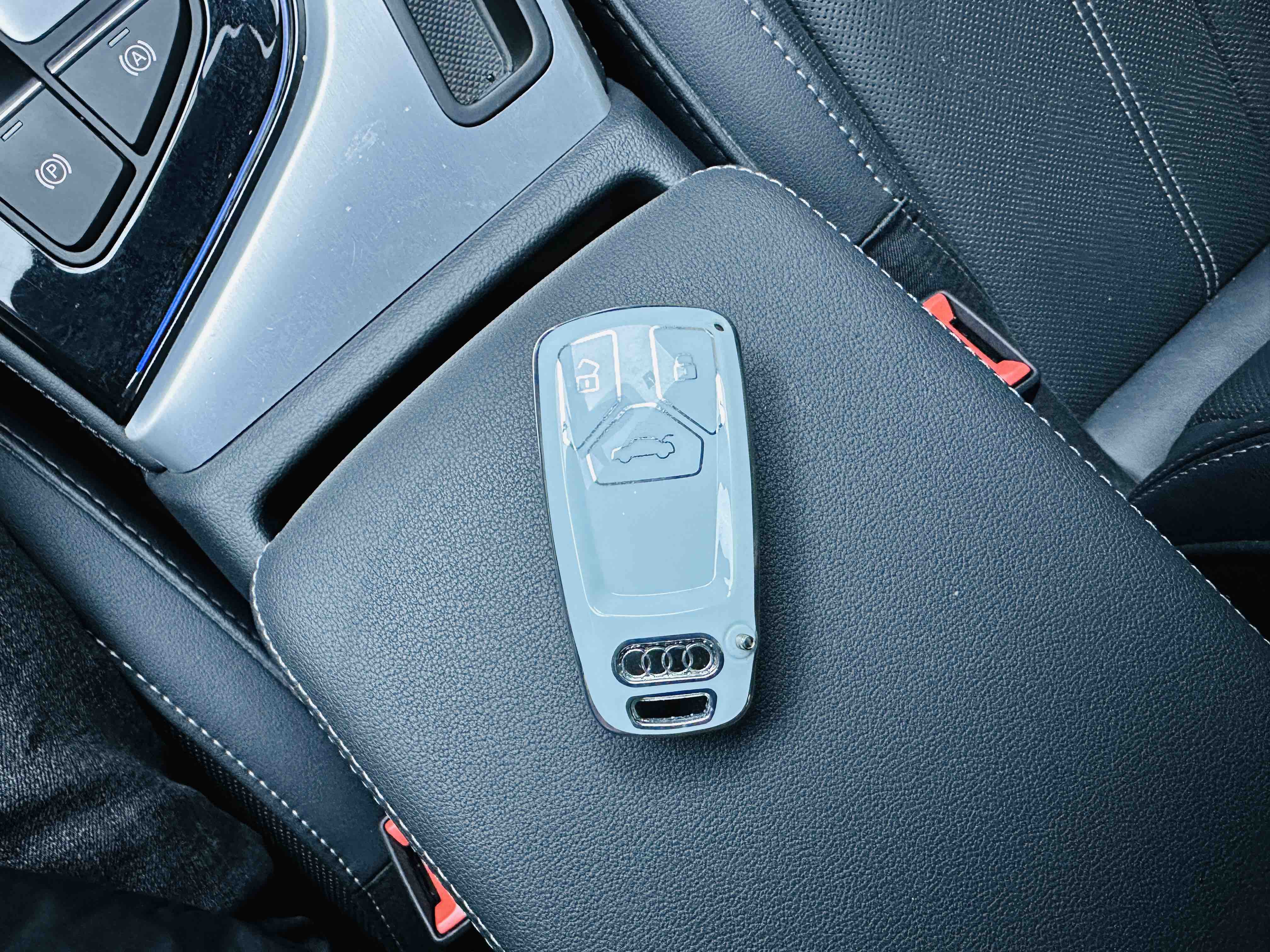 Audi A4L 2022 immagine di auto #15