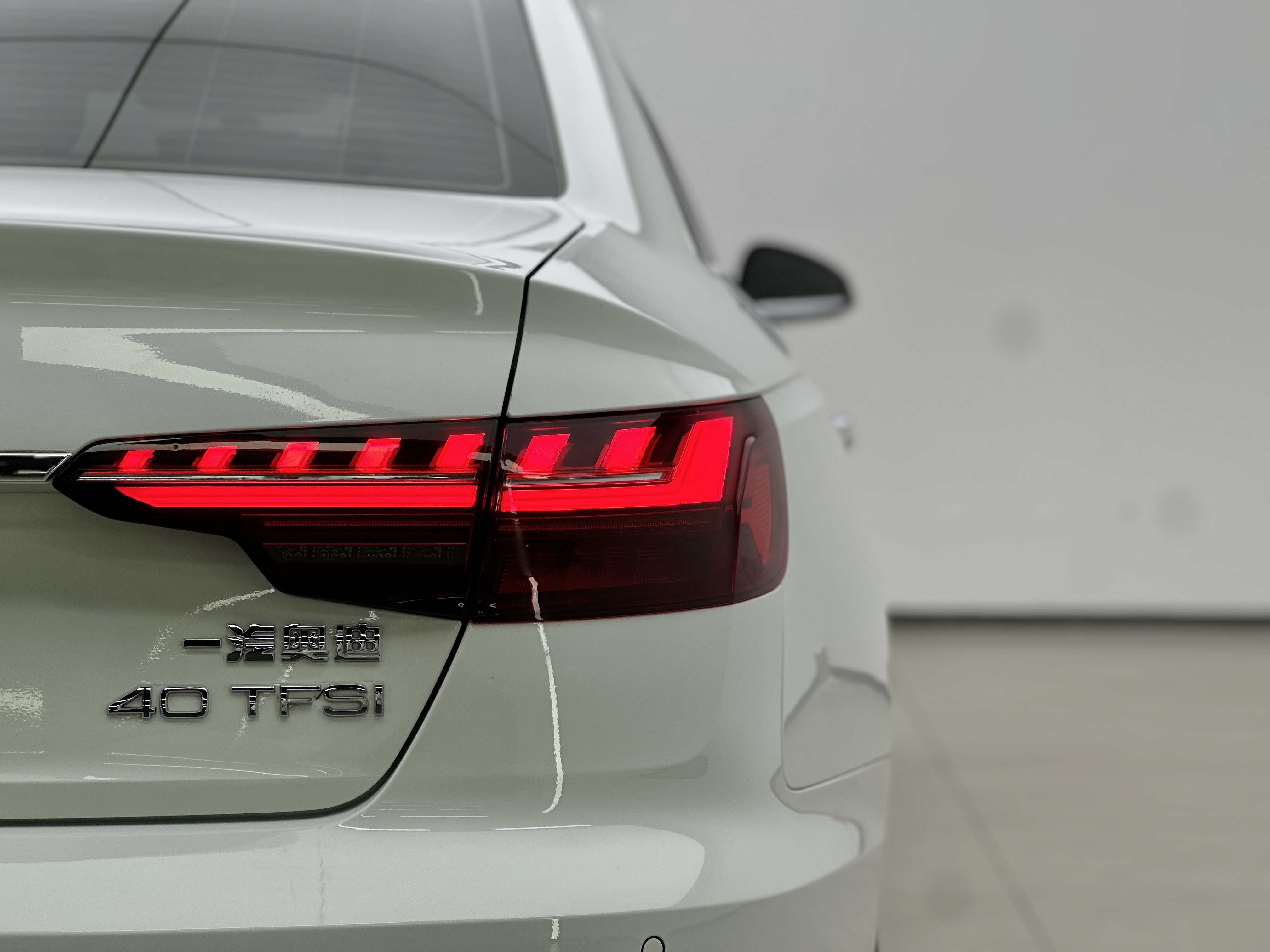 Audi A4L 2022 car image #15